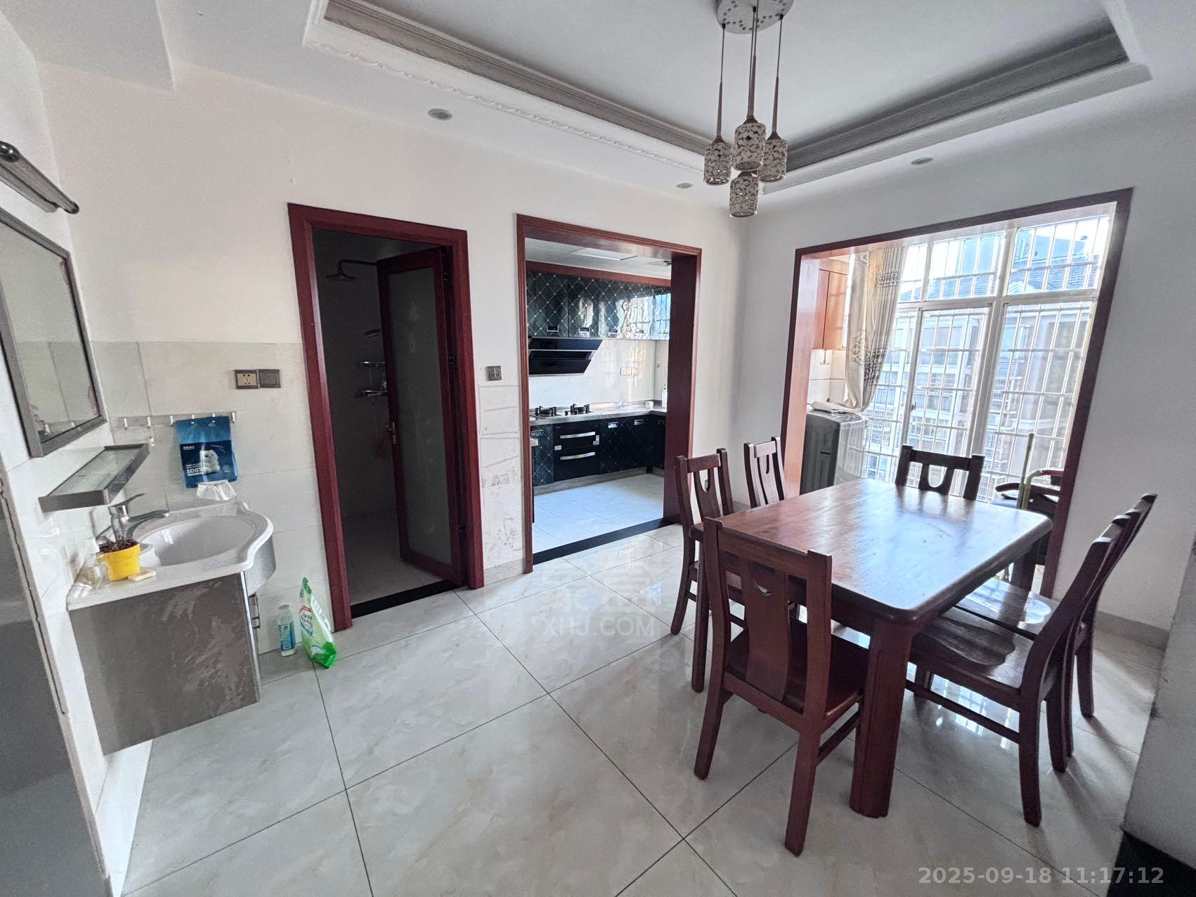 裕景龙苑 3室2厅2卫 1600.0元/月 裕景龙苑 3室2厅2卫 1600.0元/月室内图