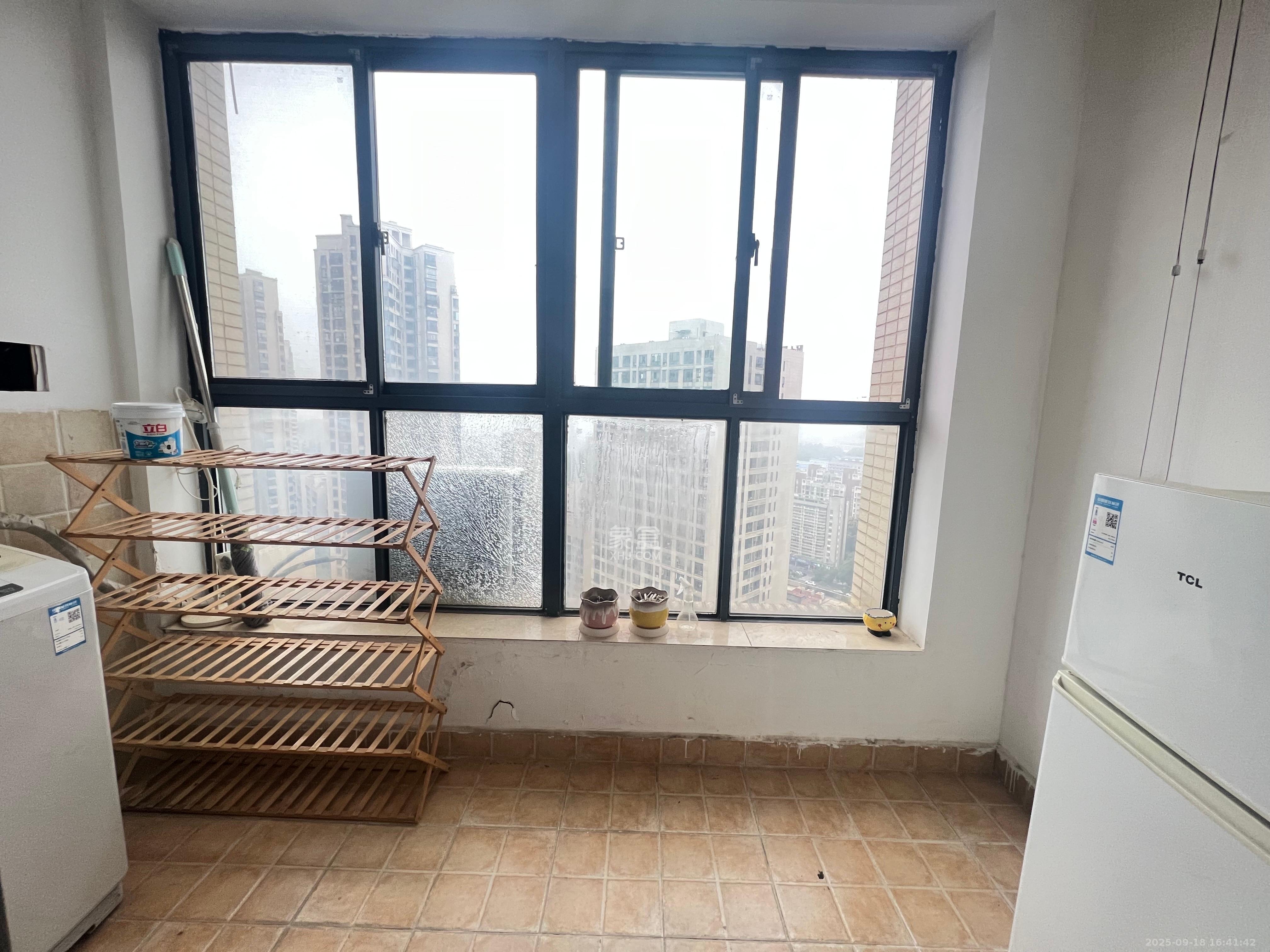 保利麓谷林语I区 1室1厅1卫 1400.0元/月 保利麓谷林语I区 1室1厅1卫 1400.0元/月室内图