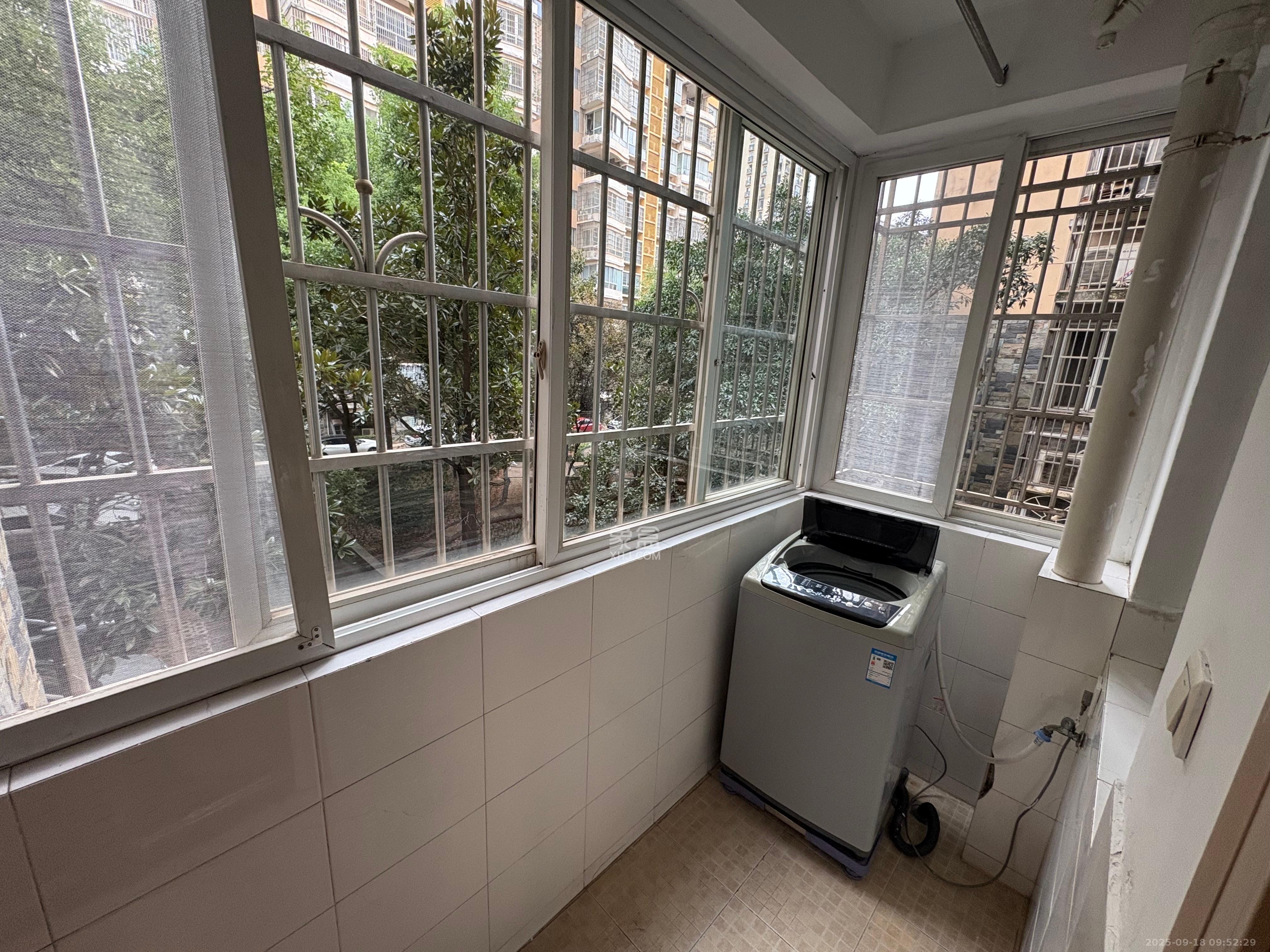 红树湾 3室2厅2卫 1900.0元/月 红树湾 3室2厅2卫 1900.0元/月室内图