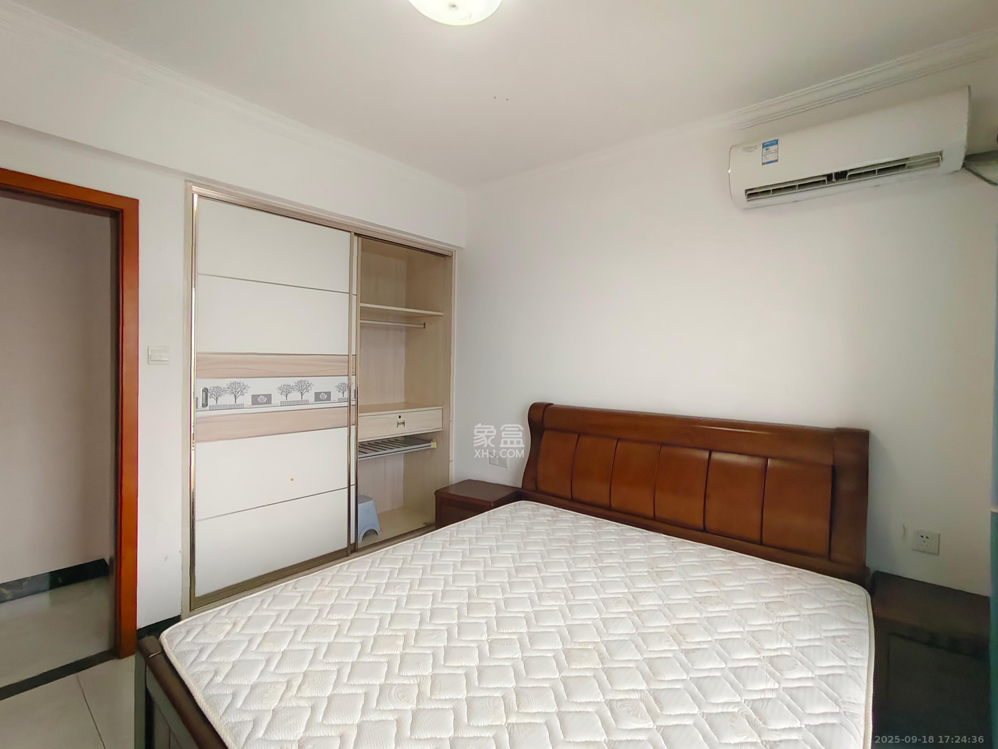 华润橡树湾  3室2厅1卫    2000.0元/月室内图