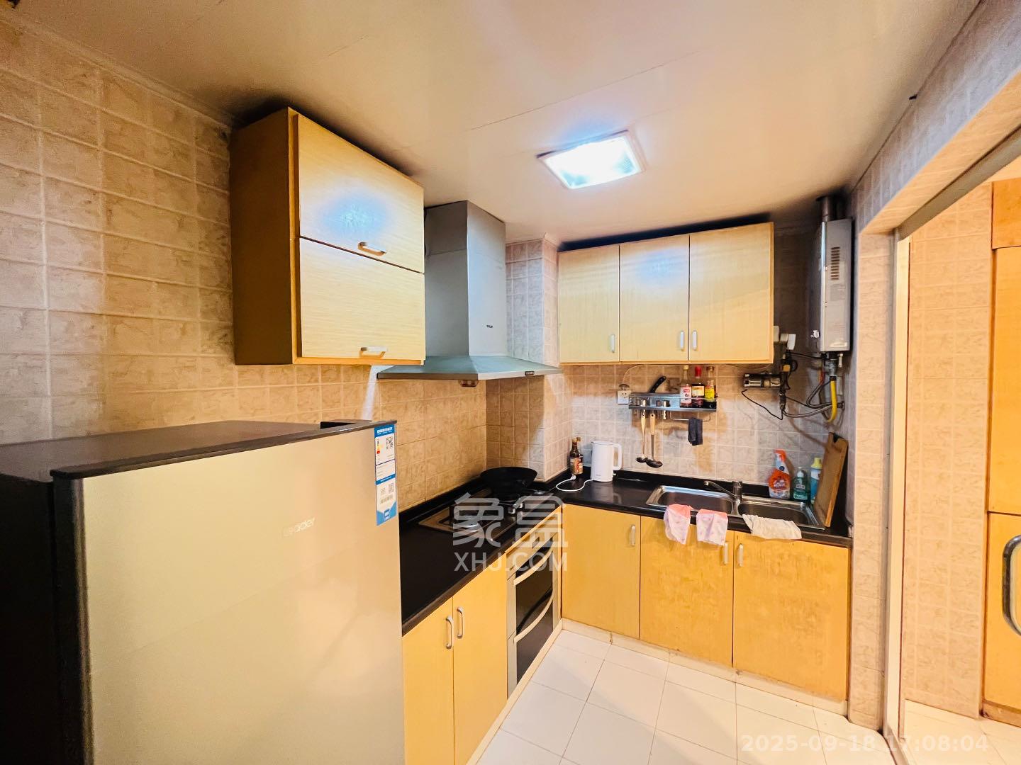 湘计花园  3室2厅1卫    2400.0元/月室内图