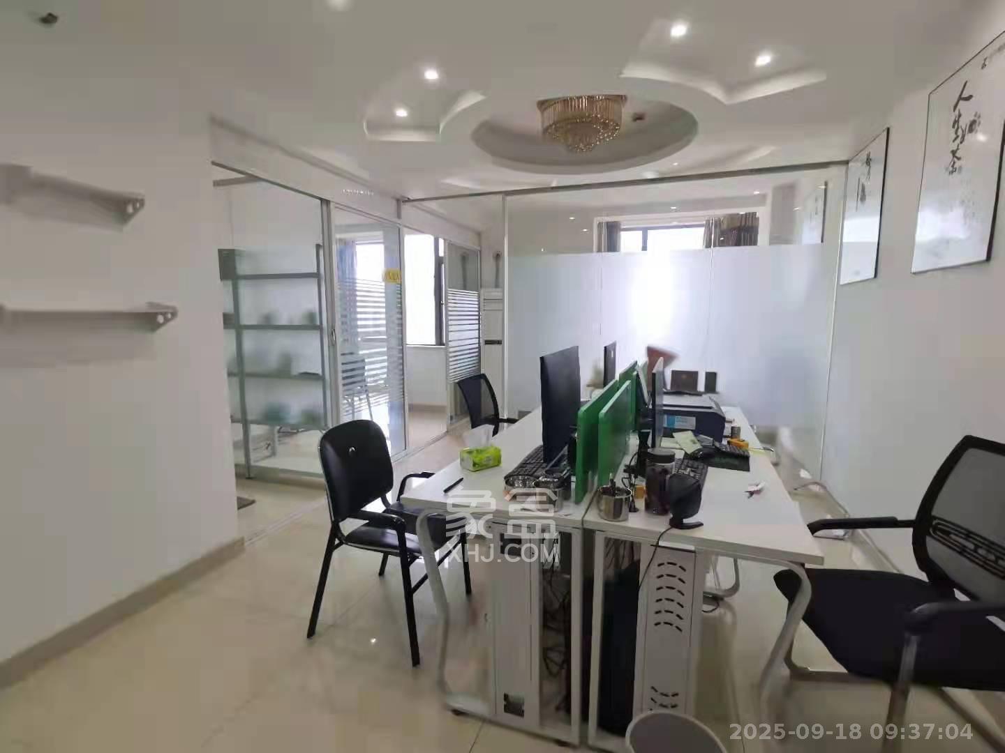 长房中庭国际(东郡华蓉广场) 2室1厅1卫 3200.0元/月 长房中庭国际(东郡华蓉广场) 2室1厅1卫 3200.0元/月室内图