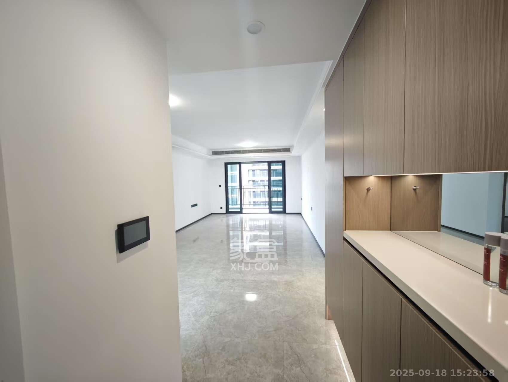 德奥上河城章 4室2厅2卫 4500.0元/月 德奥上河城章 4室2厅2卫 4500.0元/月室内图