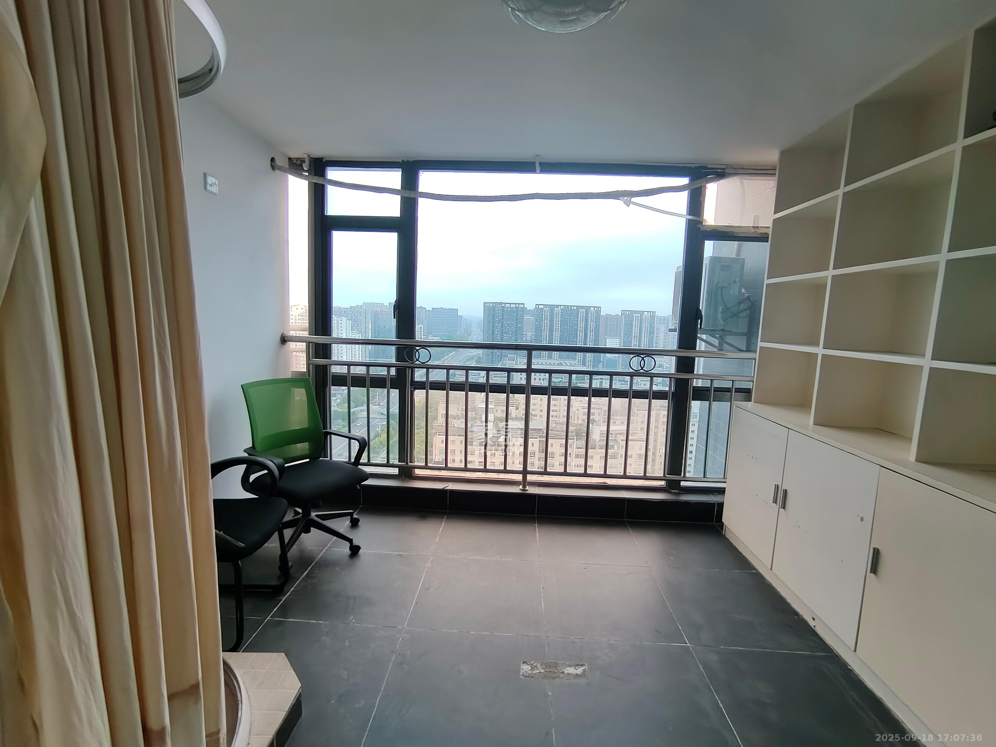 BOBO天下城(CTA财富中心) 2室2厅1卫 2300.0元/月 BOBO天下城(CTA财富中心) 2室2厅1卫 2300.0元/月室内图