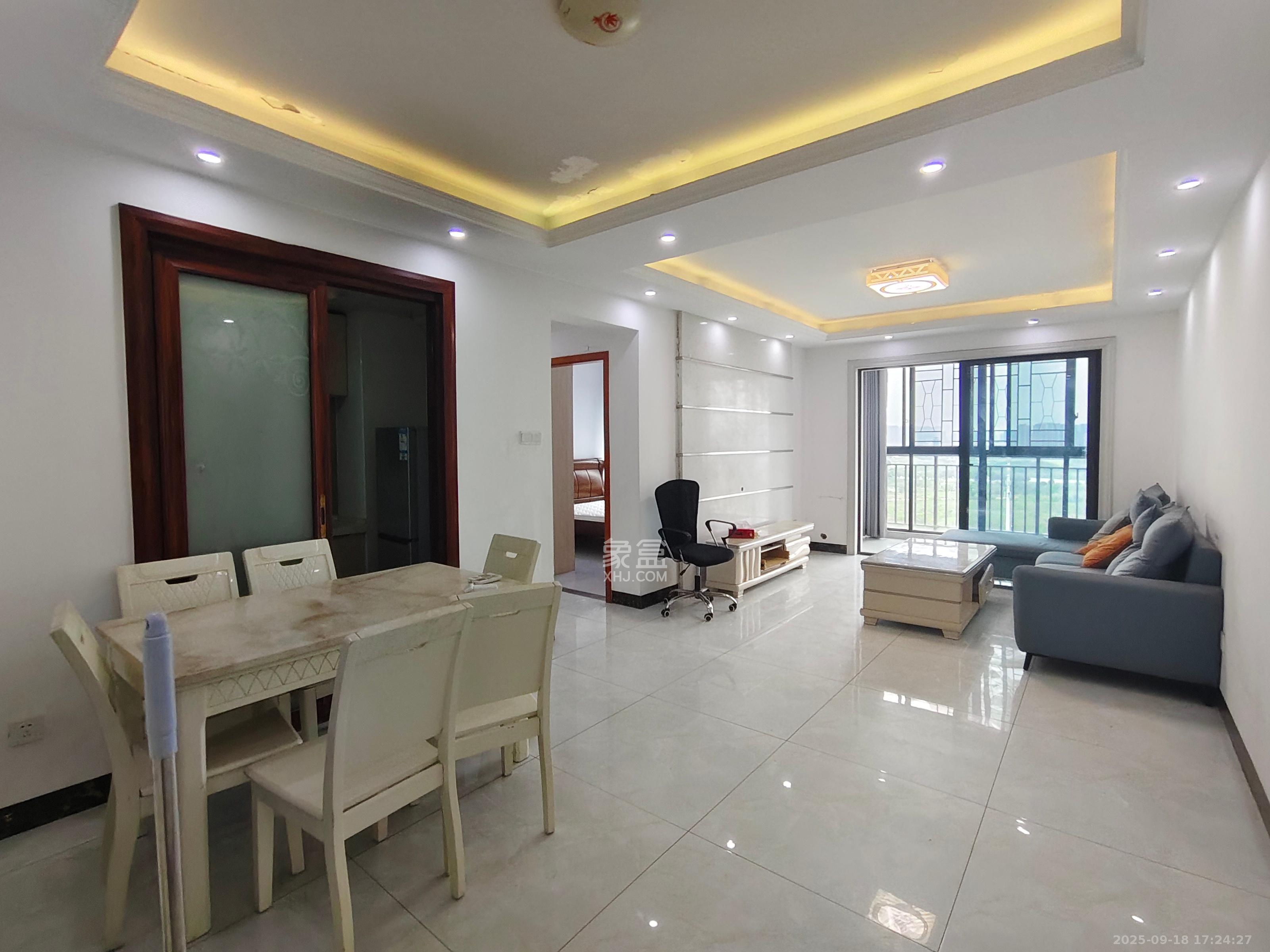 华润橡树湾  3室2厅1卫    2000.0元/月室内图