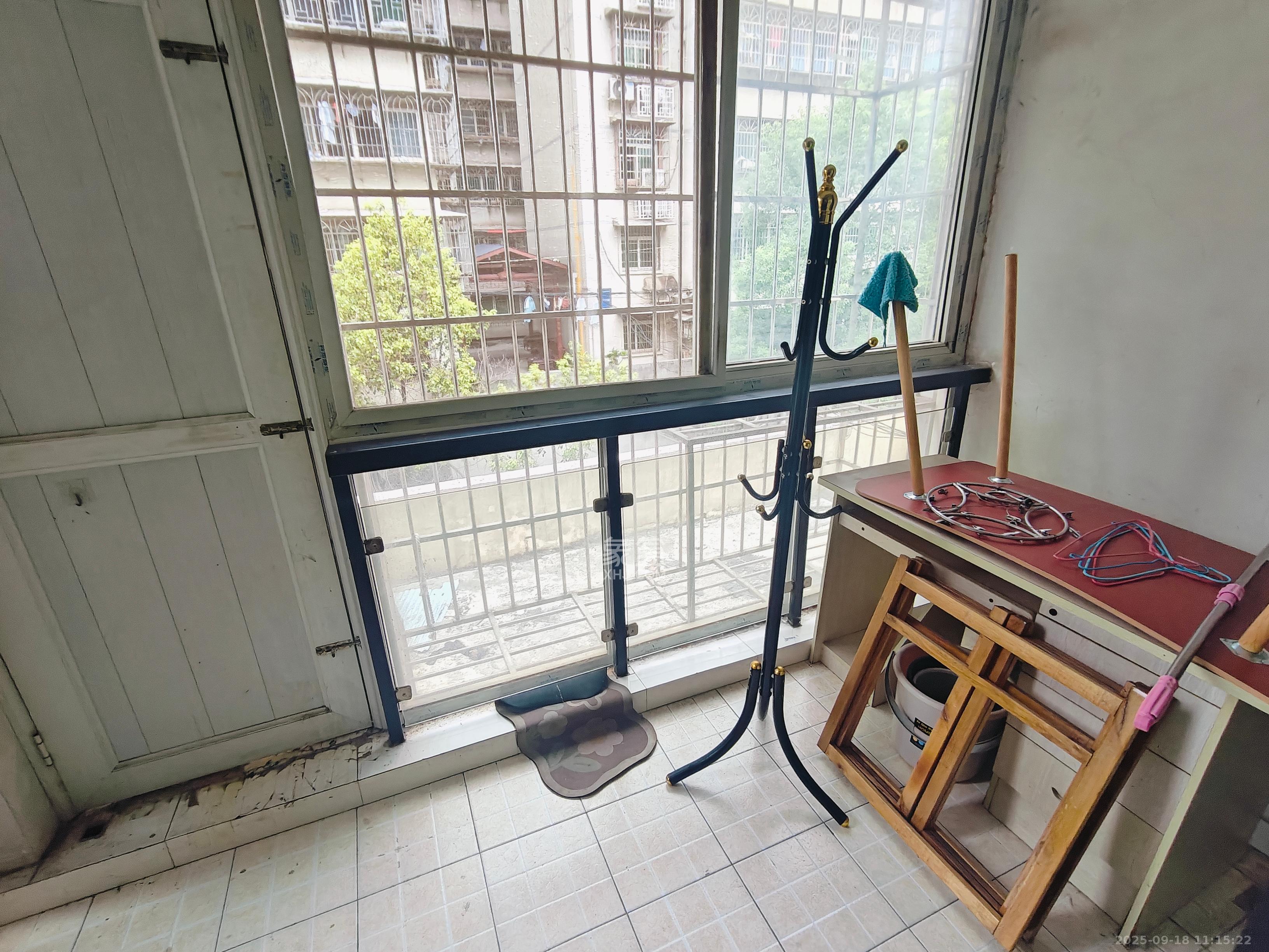 颐美沁园  1室1厅1卫    1800.0元/月室内图