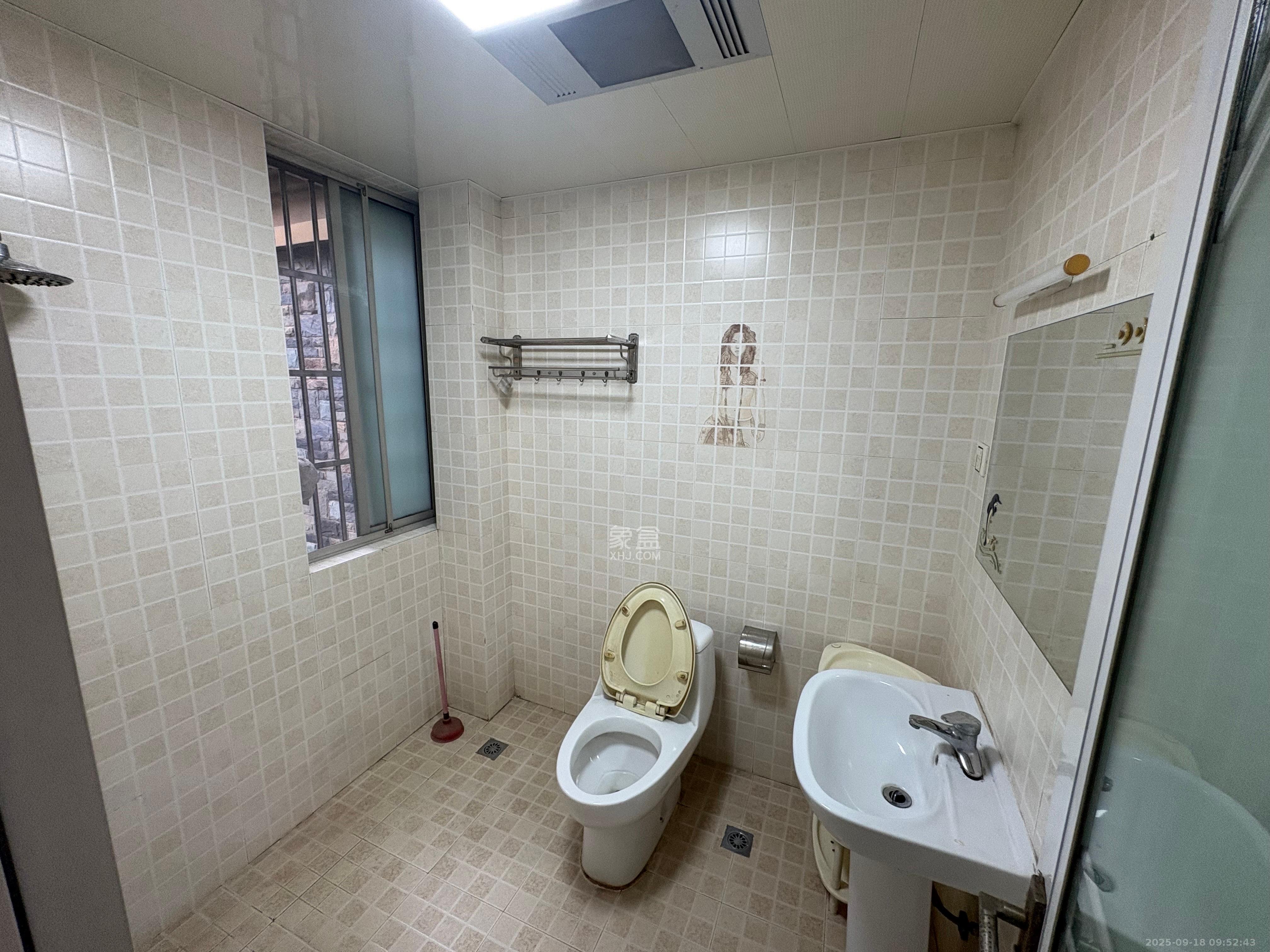 红树湾 3室2厅2卫 1900.0元/月 红树湾 3室2厅2卫 1900.0元/月室内图