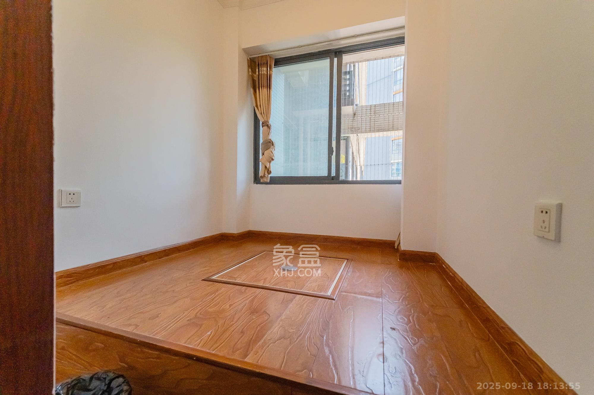 恒基凯旋门一二期  3室2厅1卫    67.8万卧室