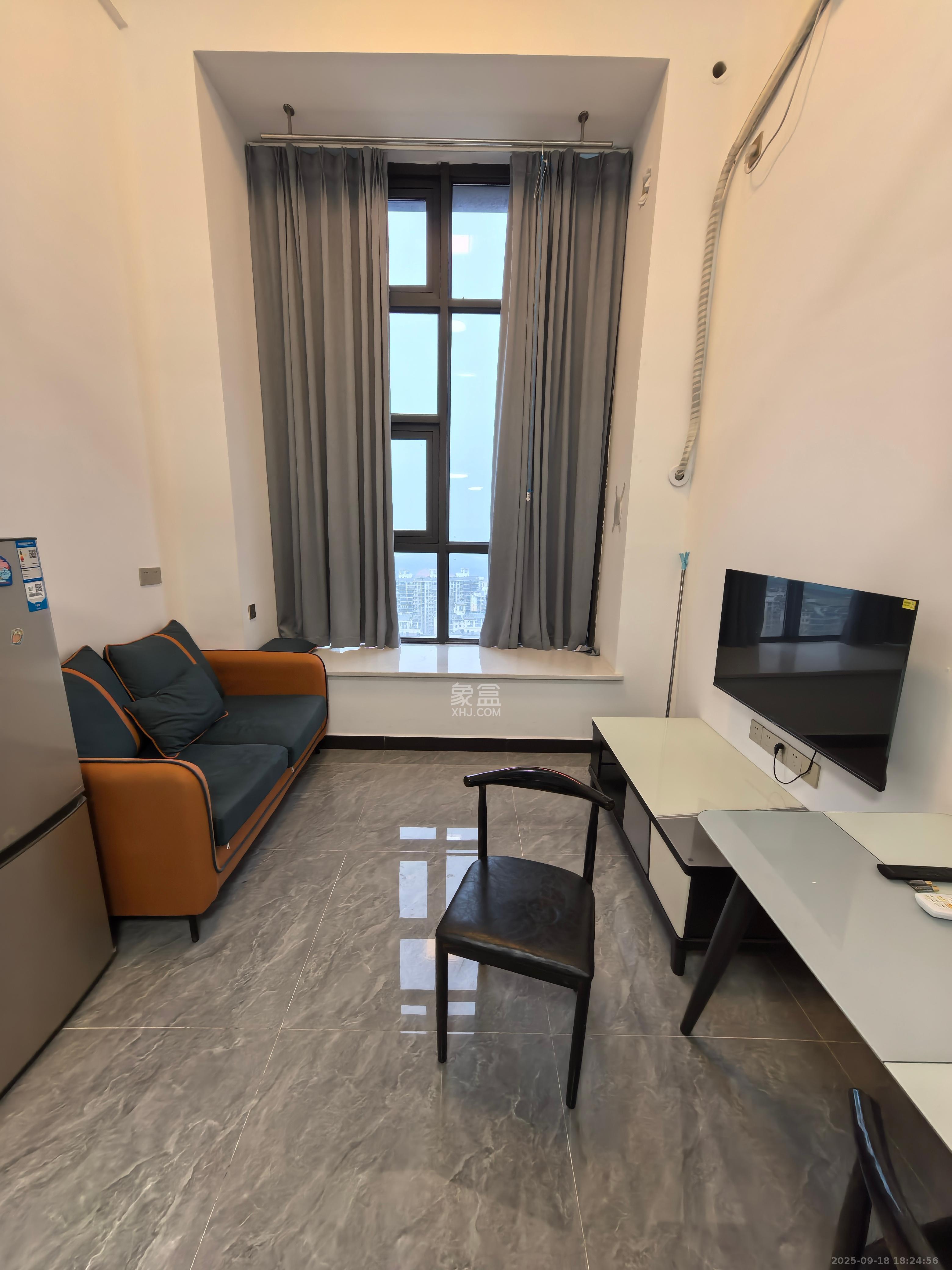 弘坤云寓 1室1厅1卫 2500.0元/月 弘坤云寓 1室1厅1卫 2500.0元/月室内图