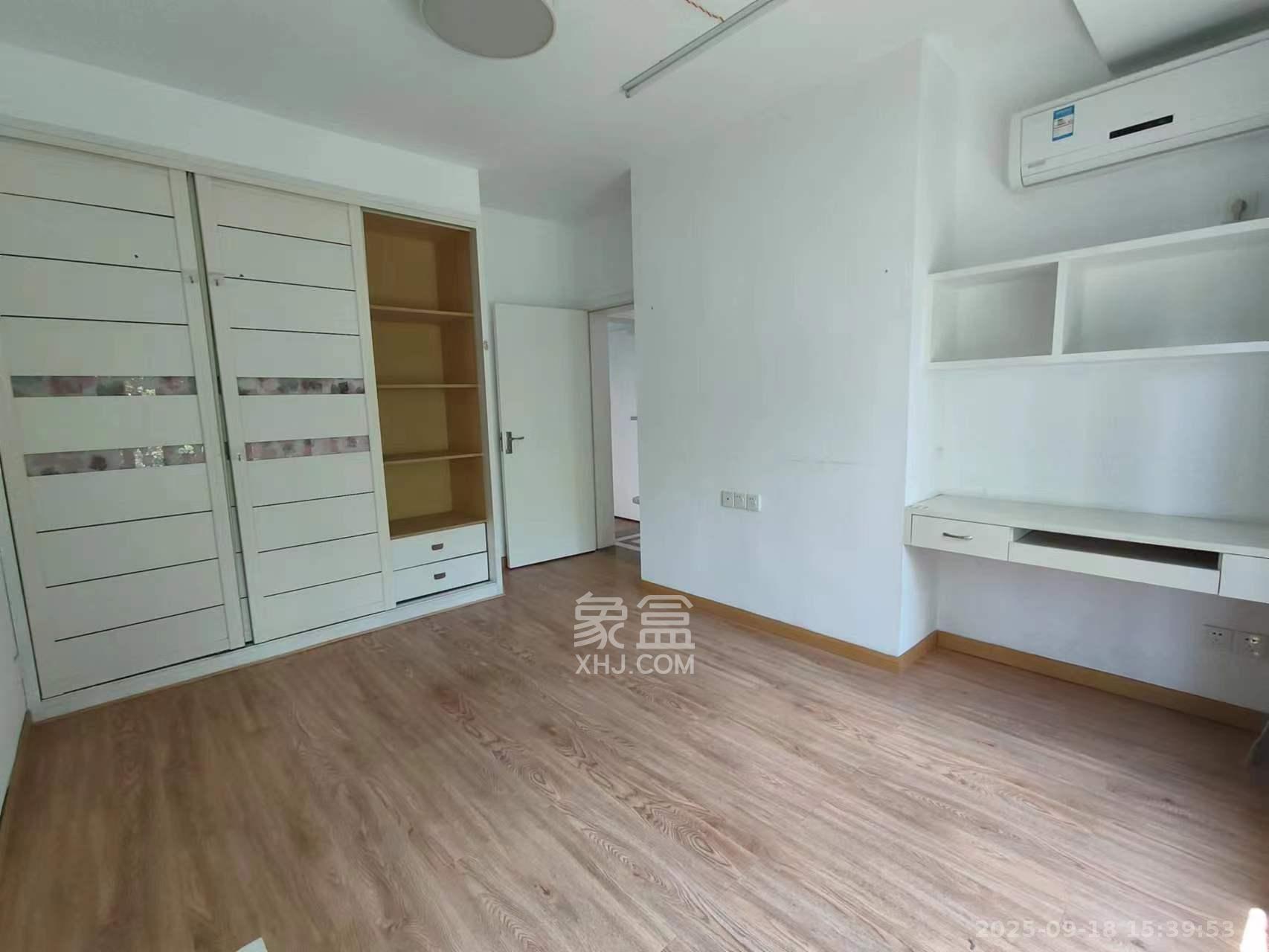 长房时代城  3室2厅1卫    2300.0元/月 长房时代城  3室2厅1卫    2300.0元/月室内图