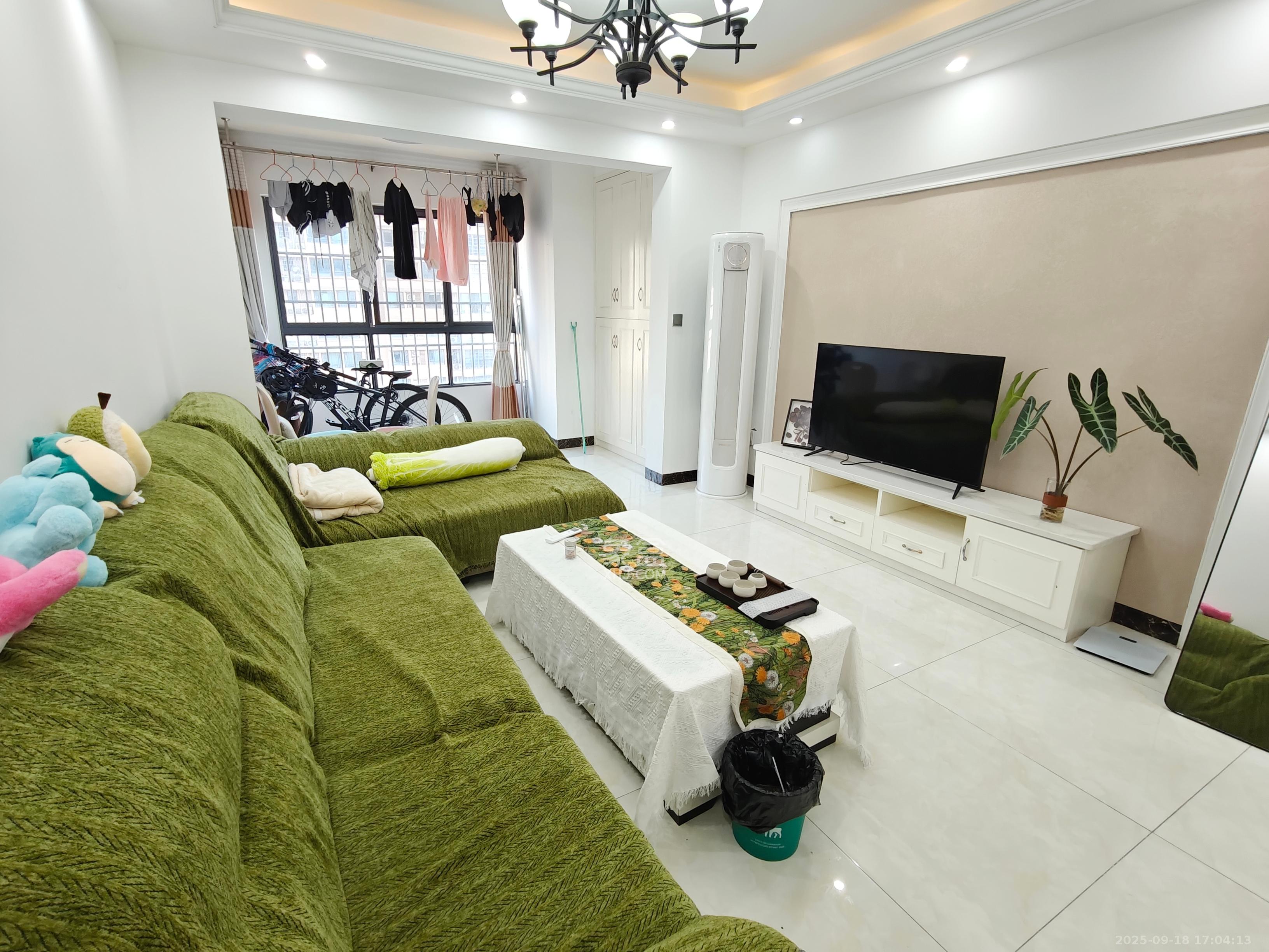 勤诚达新界 3室2厅1卫 2000.0元/月 勤诚达新界 3室2厅1卫 2000.0元/月室内图