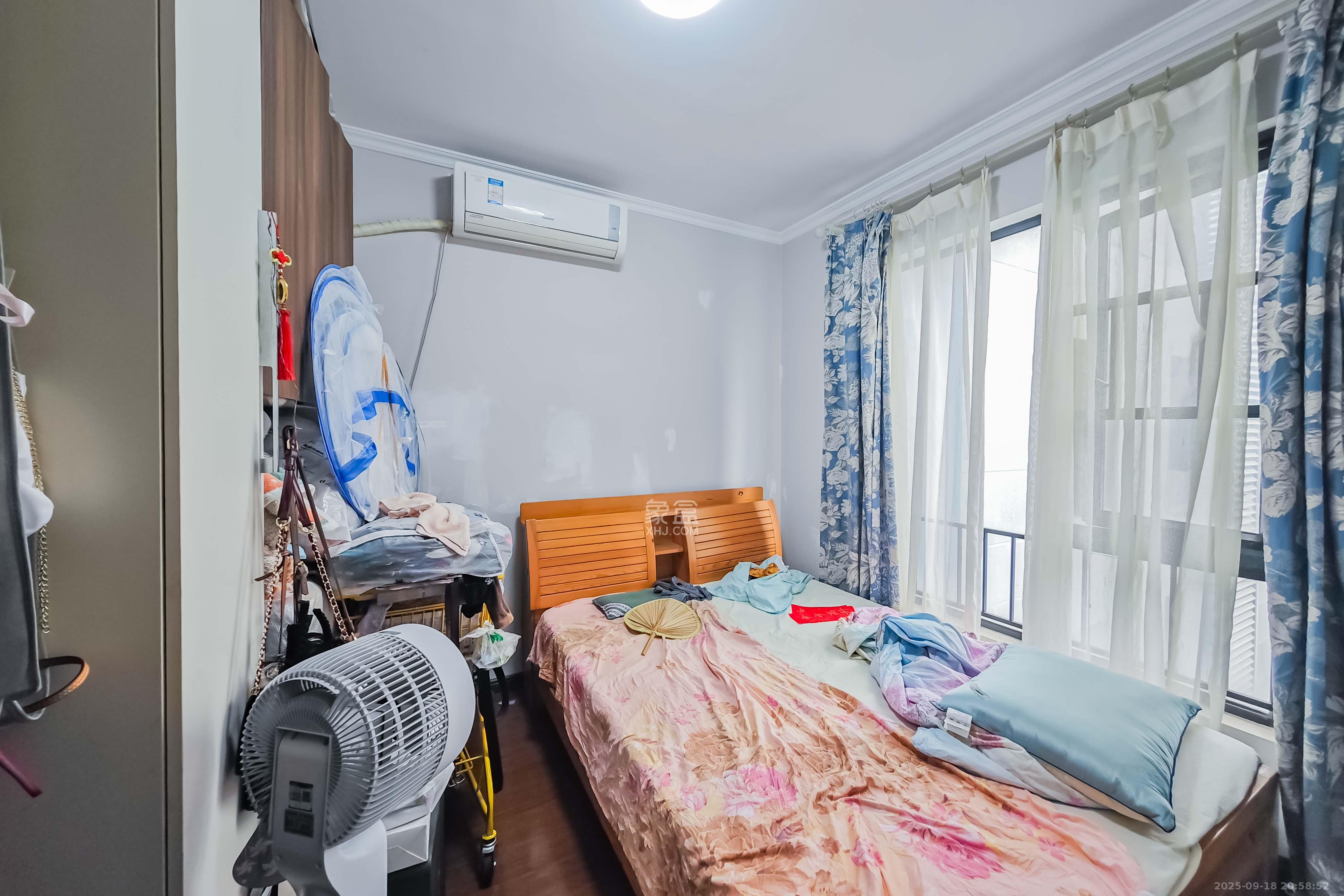 万科金域华府二期  2室2厅1卫    83.0万卧室