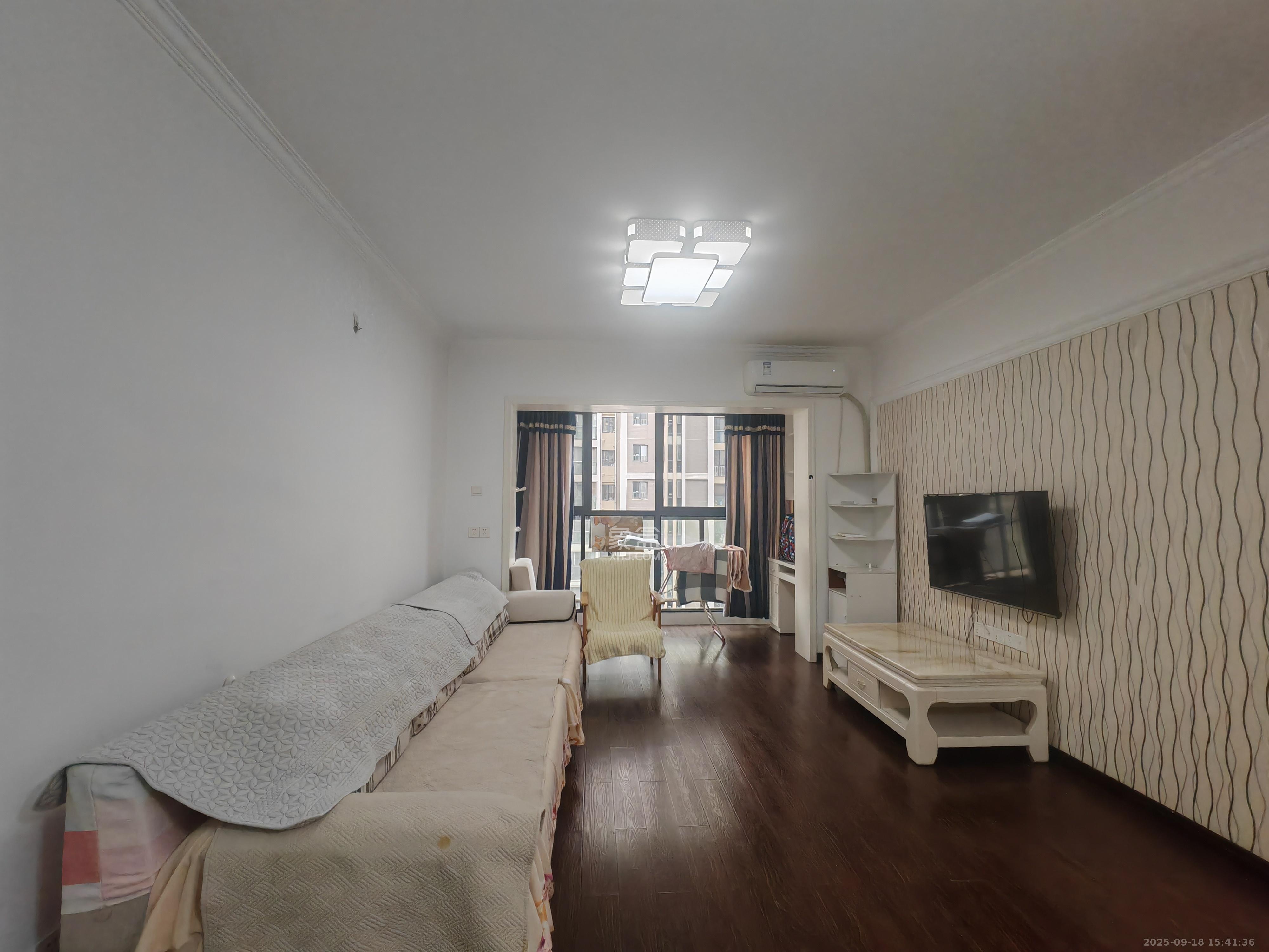 蓝山郡  3室2厅1卫    1800.0元/月 蓝山郡  3室2厅1卫    1800.0元/月室内图