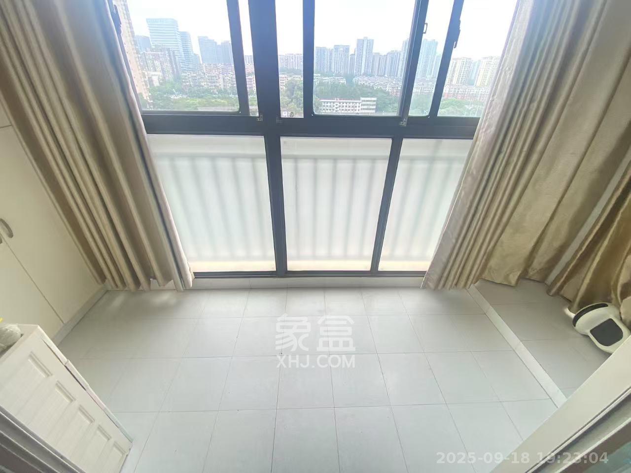 钱隆樽品(一、二、三期)  2室1厅1卫   2200.00元/月室内图