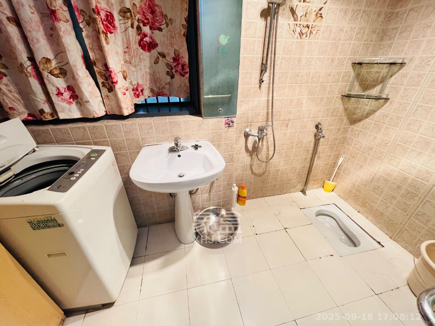 湘计花园  3室2厅1卫    2400.0元/月室内图