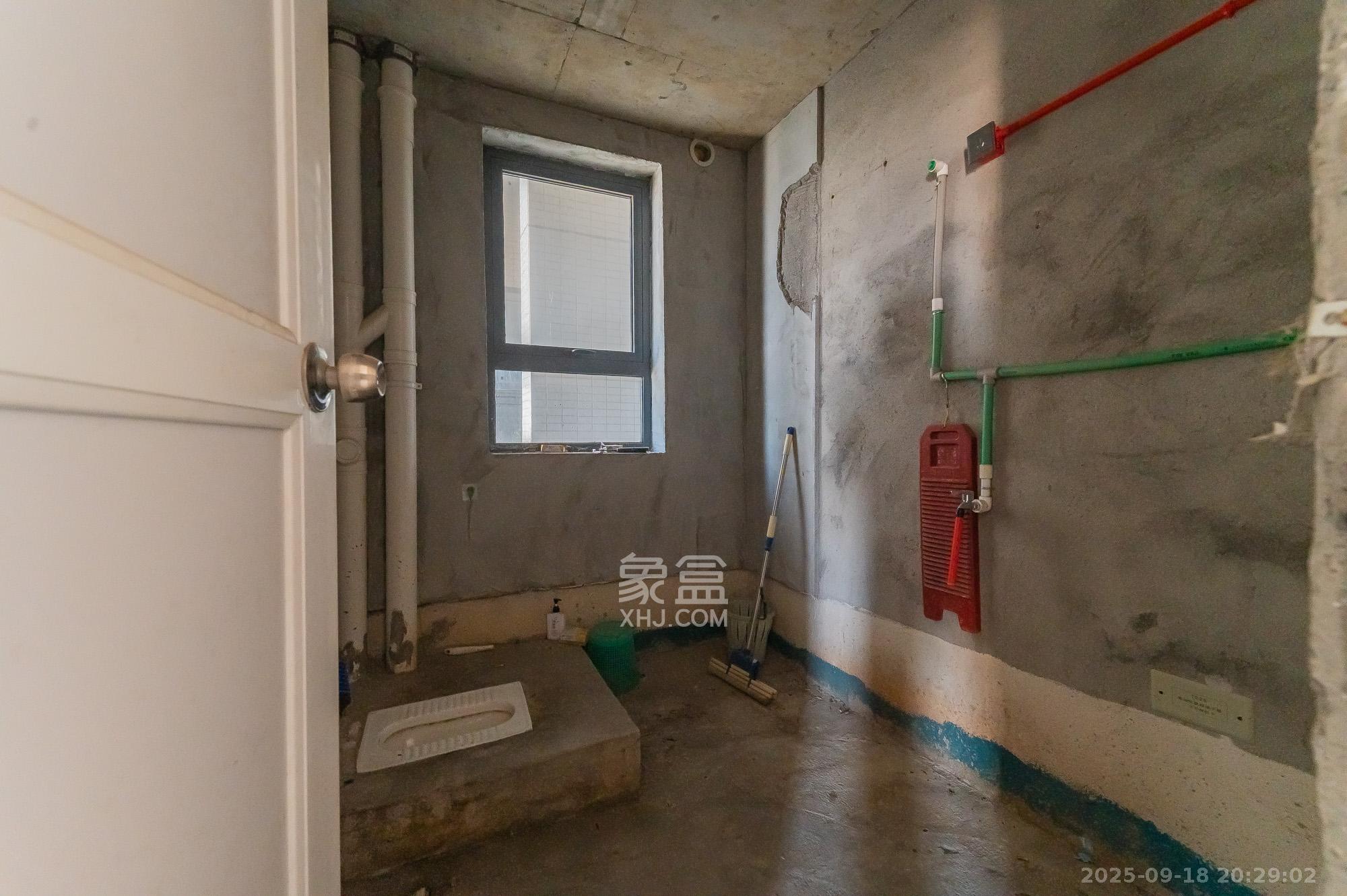 恒基凯旋门三期 4室2厅2卫 125.0万 恒基凯旋门三期 4室2厅2卫 125.0万其他