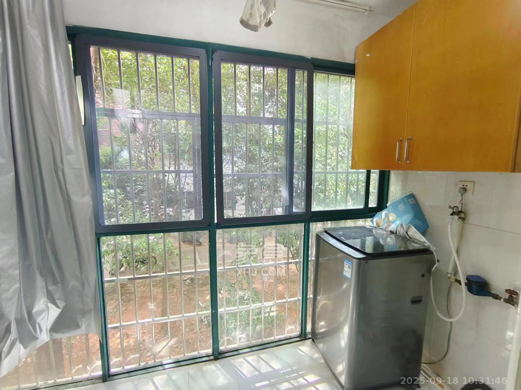 东方新城 2室2厅1卫 2300.0元/月 东方新城 2室2厅1卫 2300.0元/月室内图