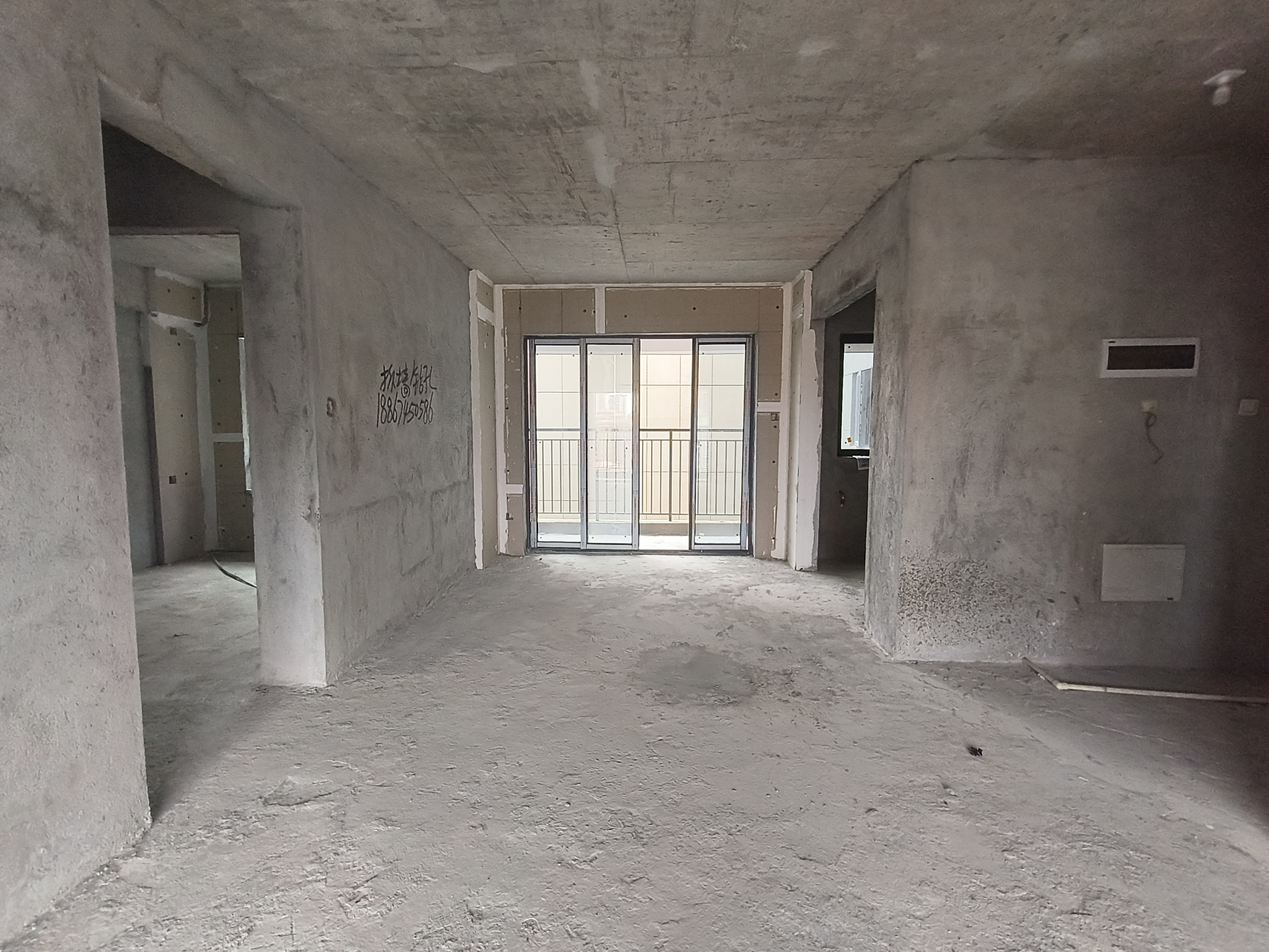 宁邦中心(三期幸福里) 3室2厅2卫 76.8万 宁邦中心(三期幸福里) 3室2厅2卫 76.8万客厅