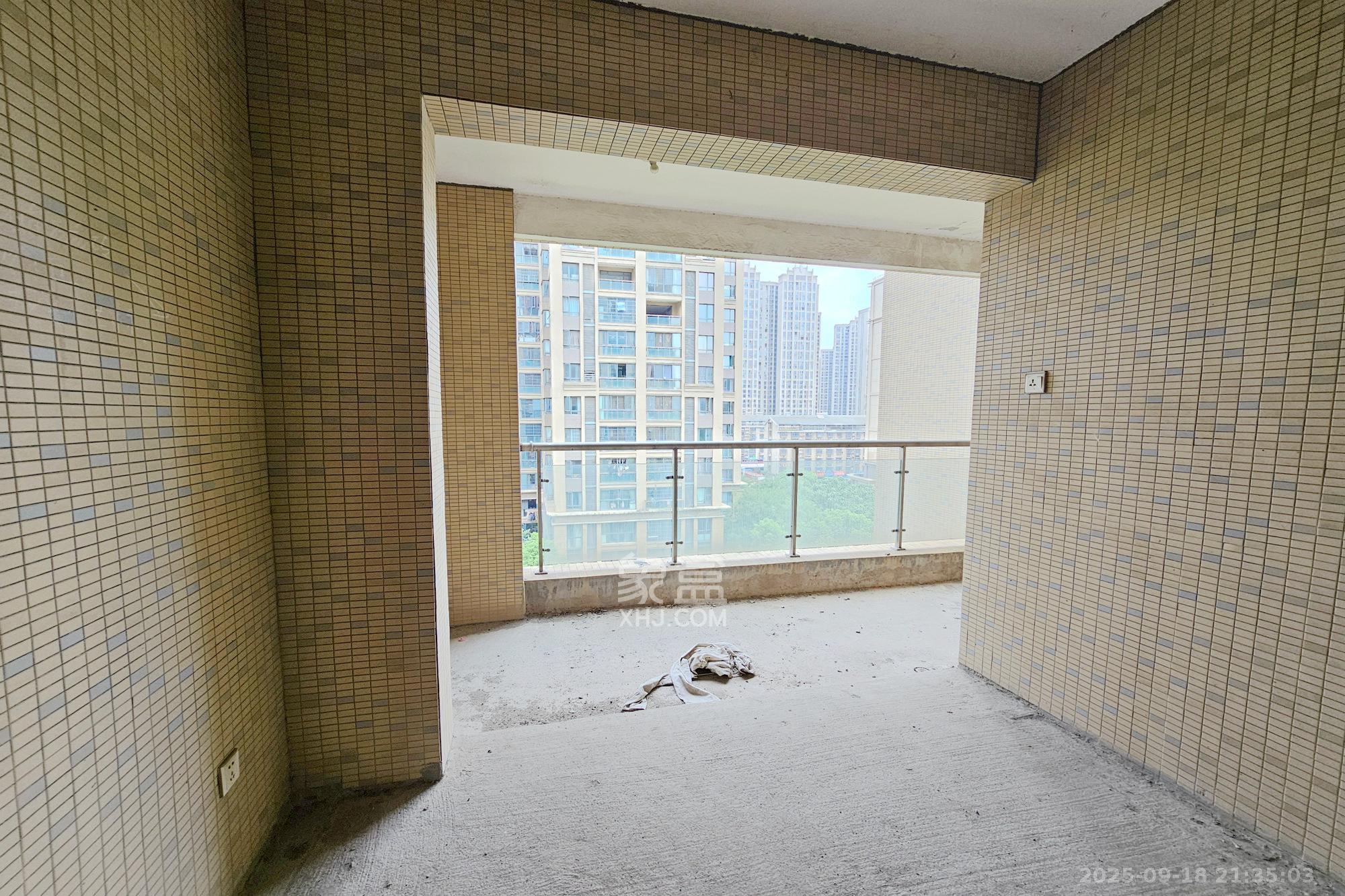 新华都万家城 3室2厅1卫 140.0万 新华都万家城 3室2厅1卫 140.0万卧室