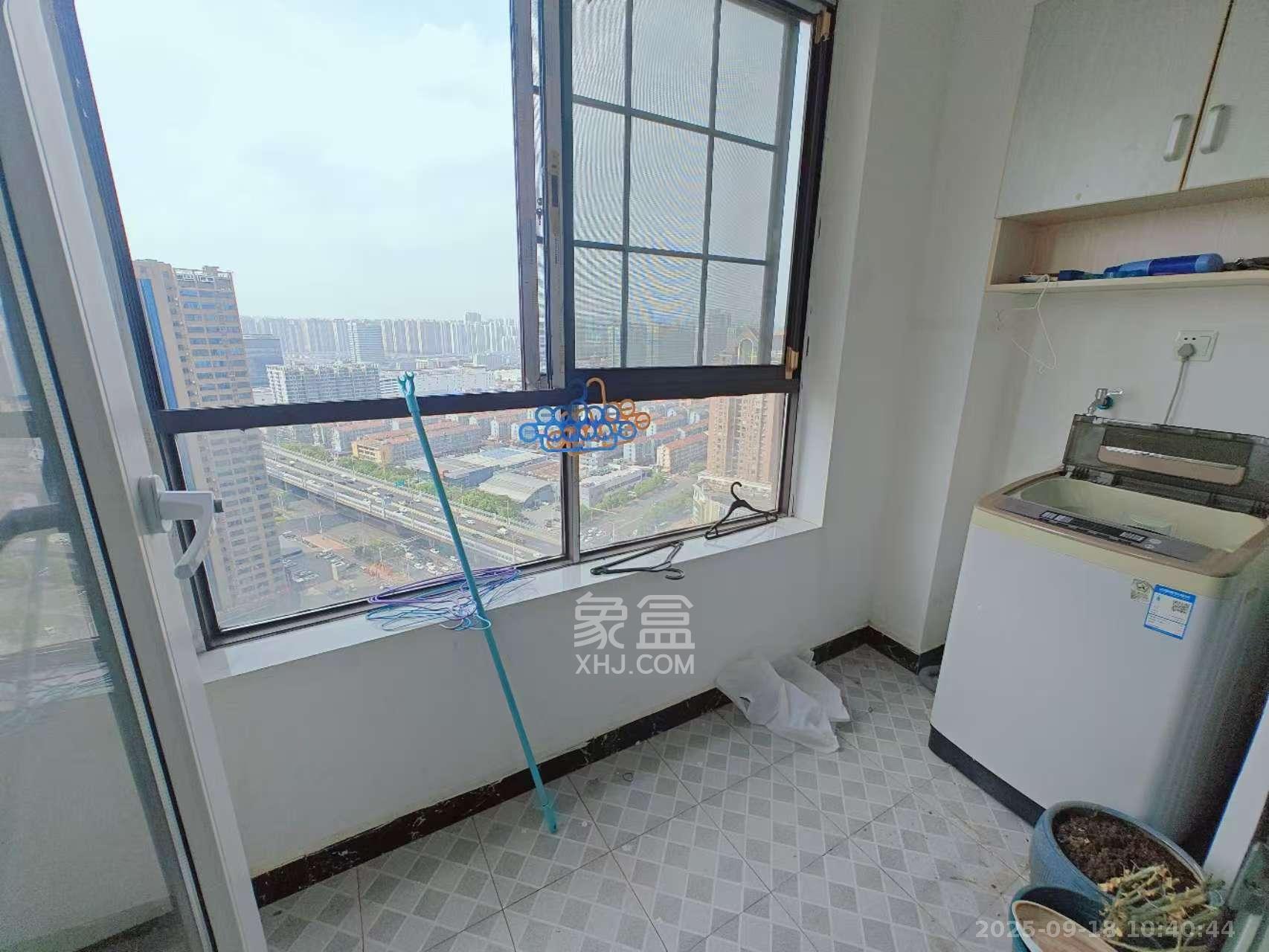 金地格林公馆  2室1厅1卫    2500.0元/月室内图