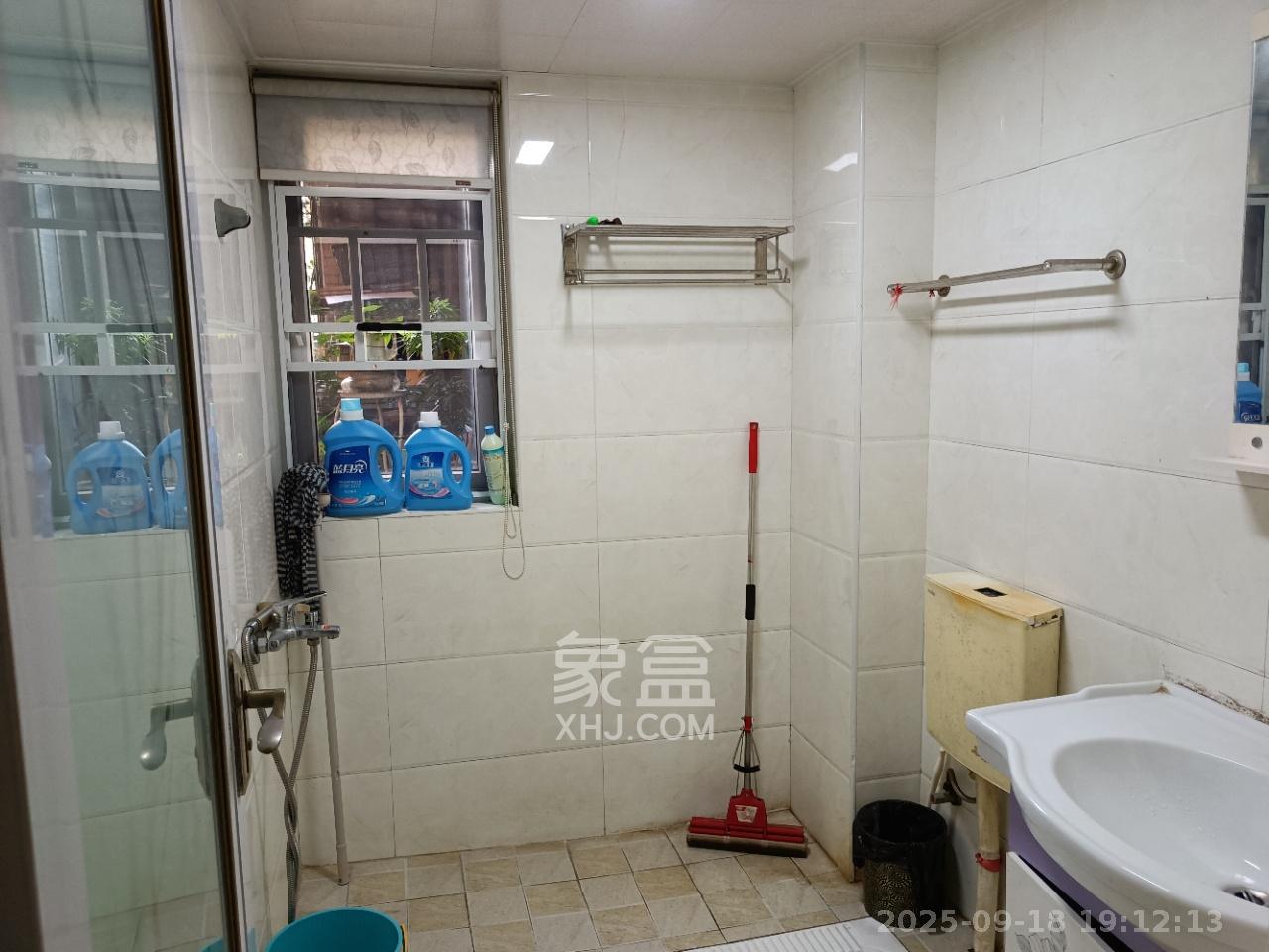 丽发新城 2室2厅1卫 1750.0元/月 丽发新城 2室2厅1卫 1750.0元/月室内图