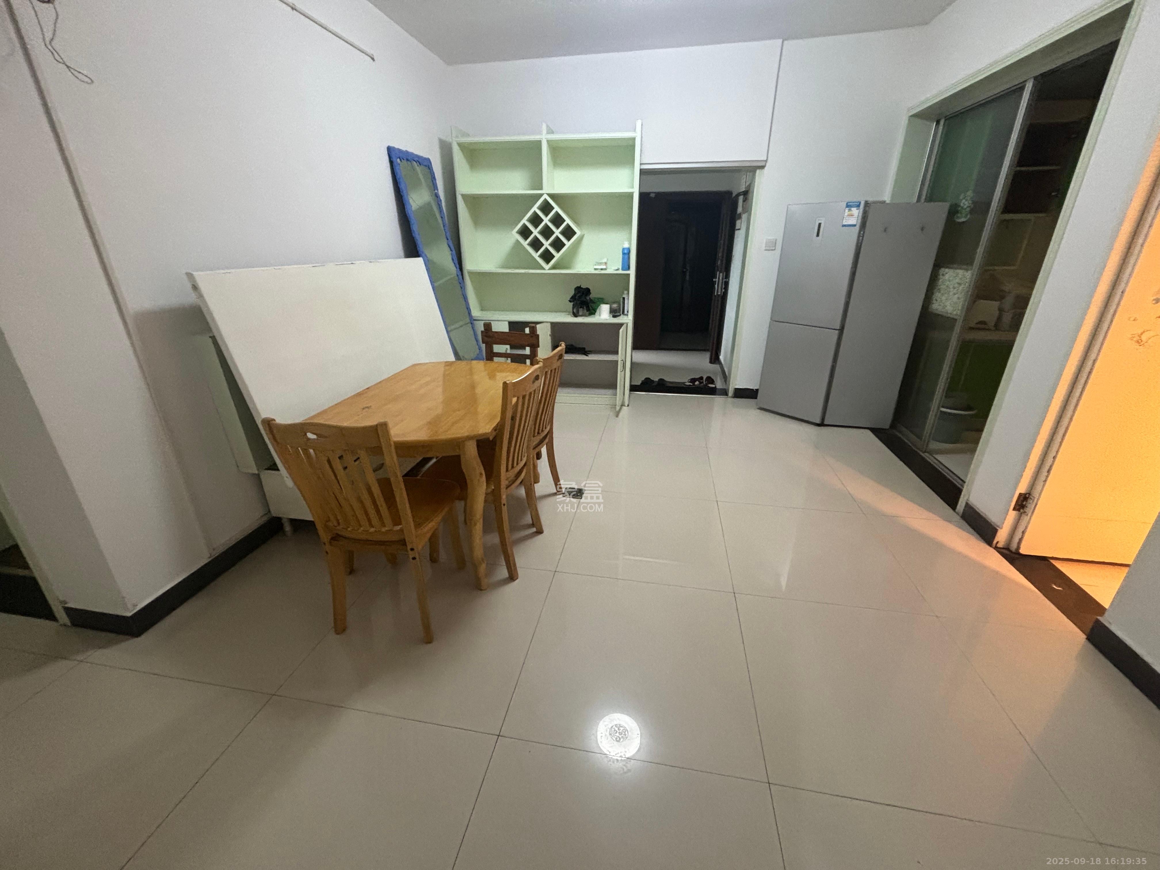 顺天黄金海岸  4室2厅2卫    3500.0元/月 顺天黄金海岸  4室2厅2卫    3500.0元/月室内图