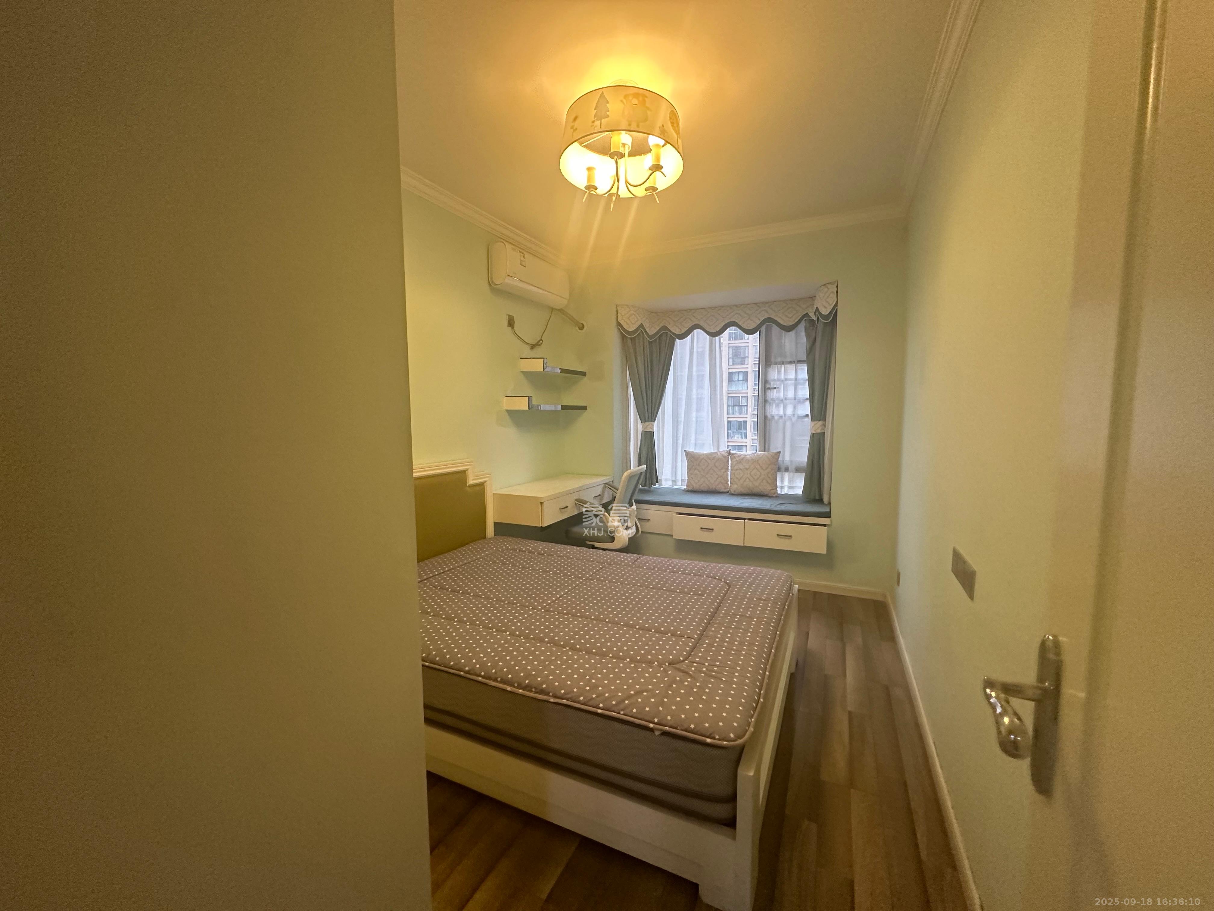 鑫远御文台一期 4室2厅1卫 3400.0元/月 鑫远御文台一期 4室2厅1卫 3400.0元/月室内图