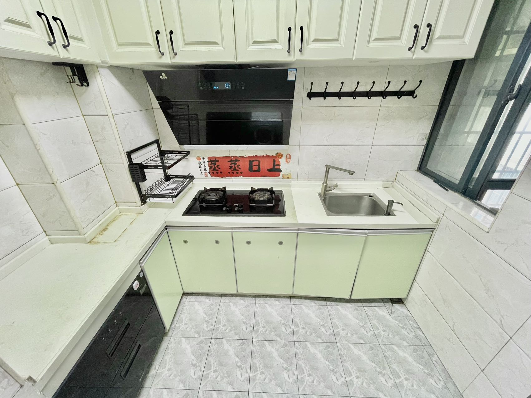 蓝海瑞园 3室2厅1卫 2600.0元/月 蓝海瑞园 3室2厅1卫 2600.0元/月室内图