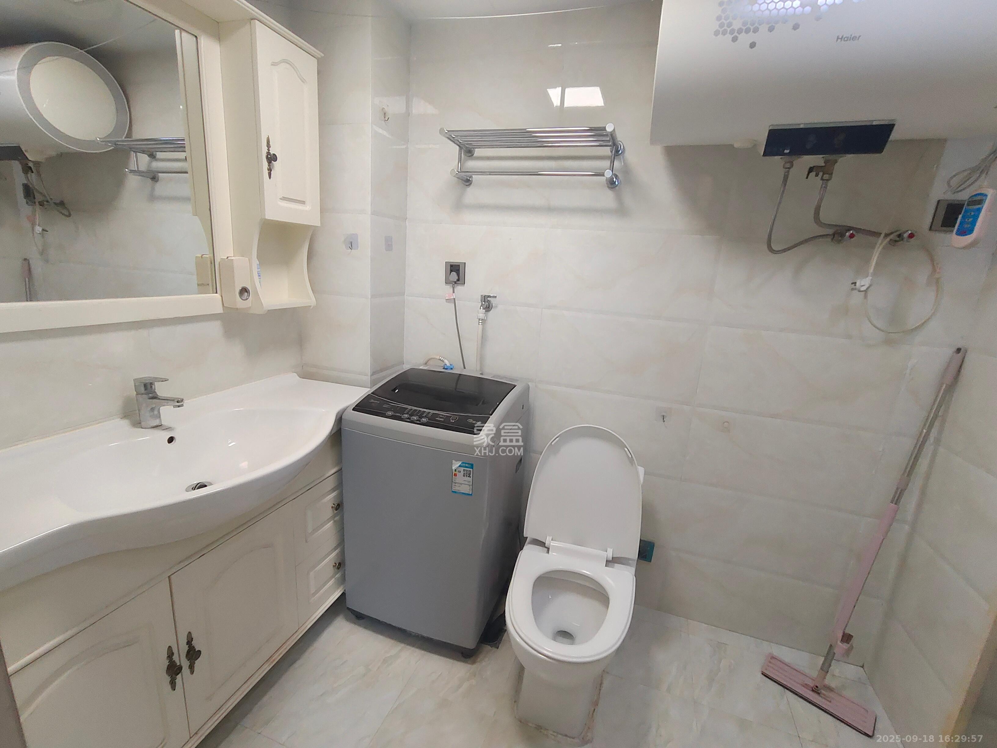 融圣国际  2室1厅1卫    2200.0元/月室内图