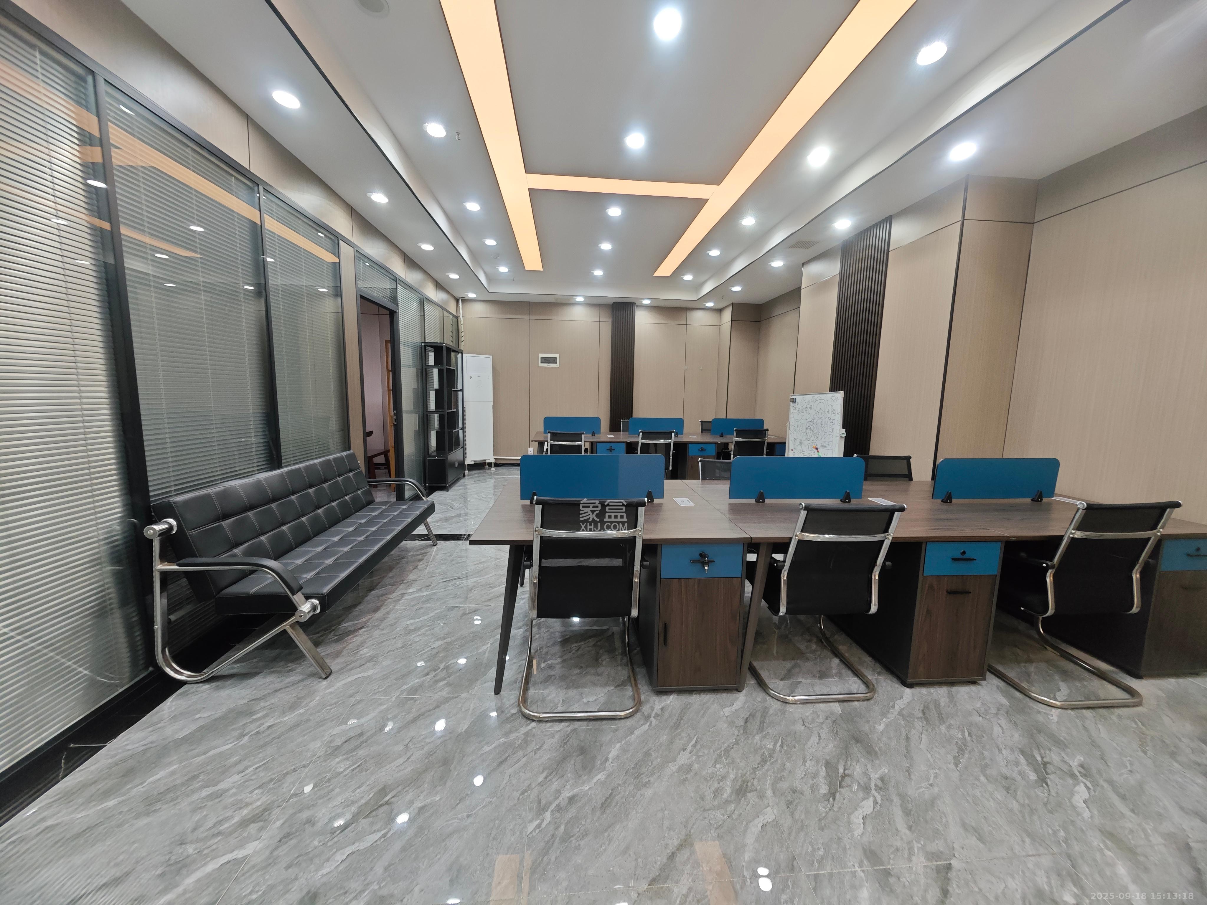 华润置地广场二期  3室1厅0卫    8000.0元/月室内图