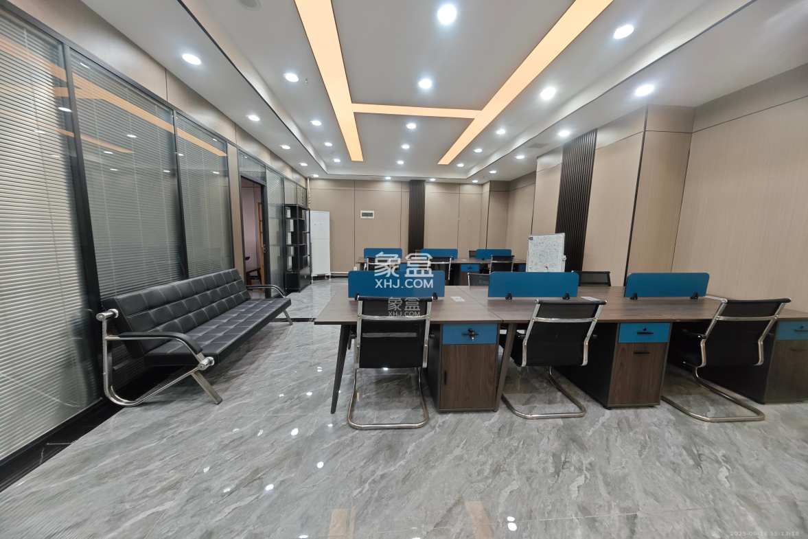 华润置地广场二期 3室1厅0卫 8000.0元/月 华润置地广场二期 3室1厅0卫 8000.0元/月室内图