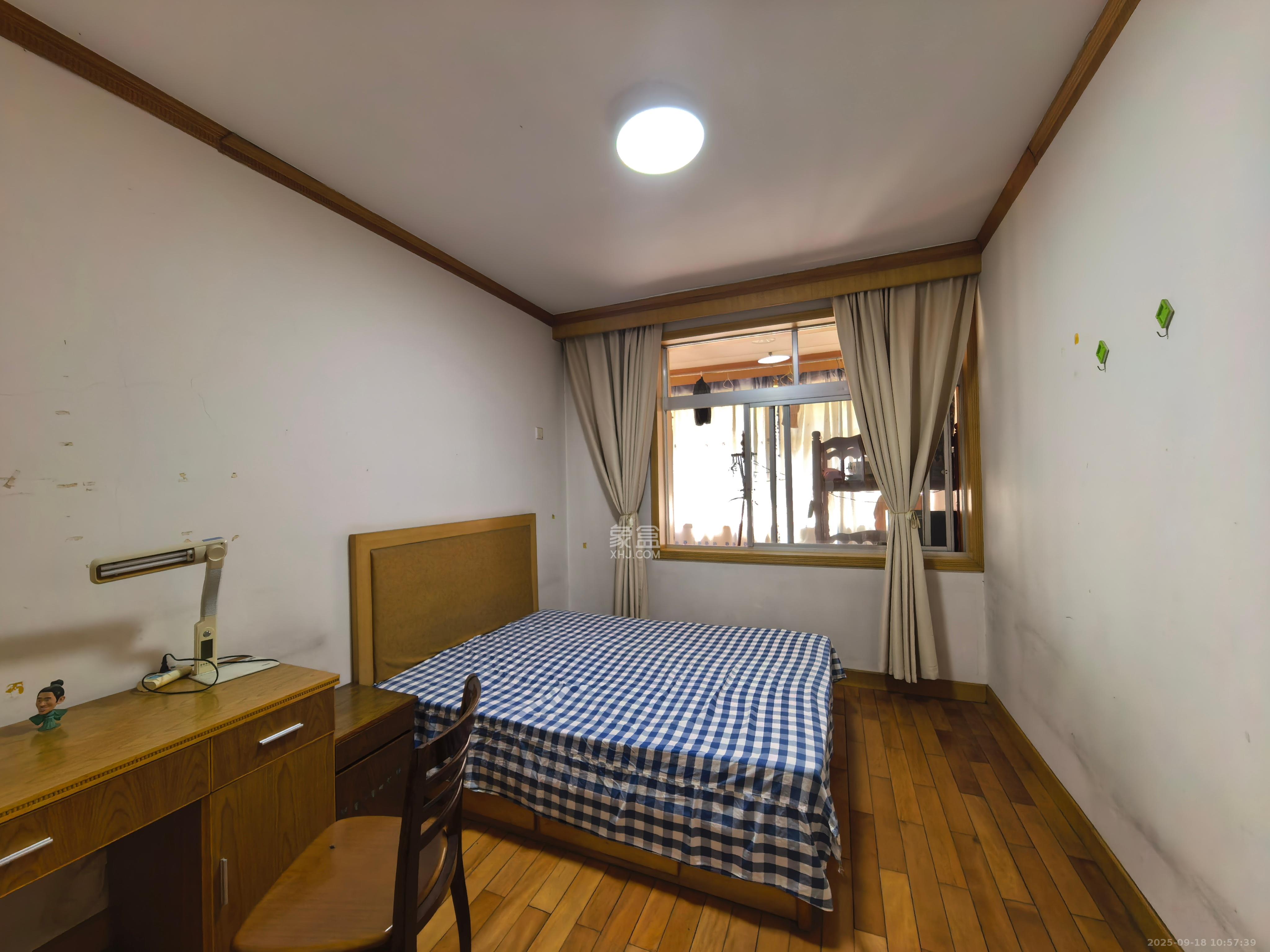 芙蓉区国土局单位房 4室2厅2卫 2800.0元/月 芙蓉区国土局单位房 4室2厅2卫 2800.0元/月室内图