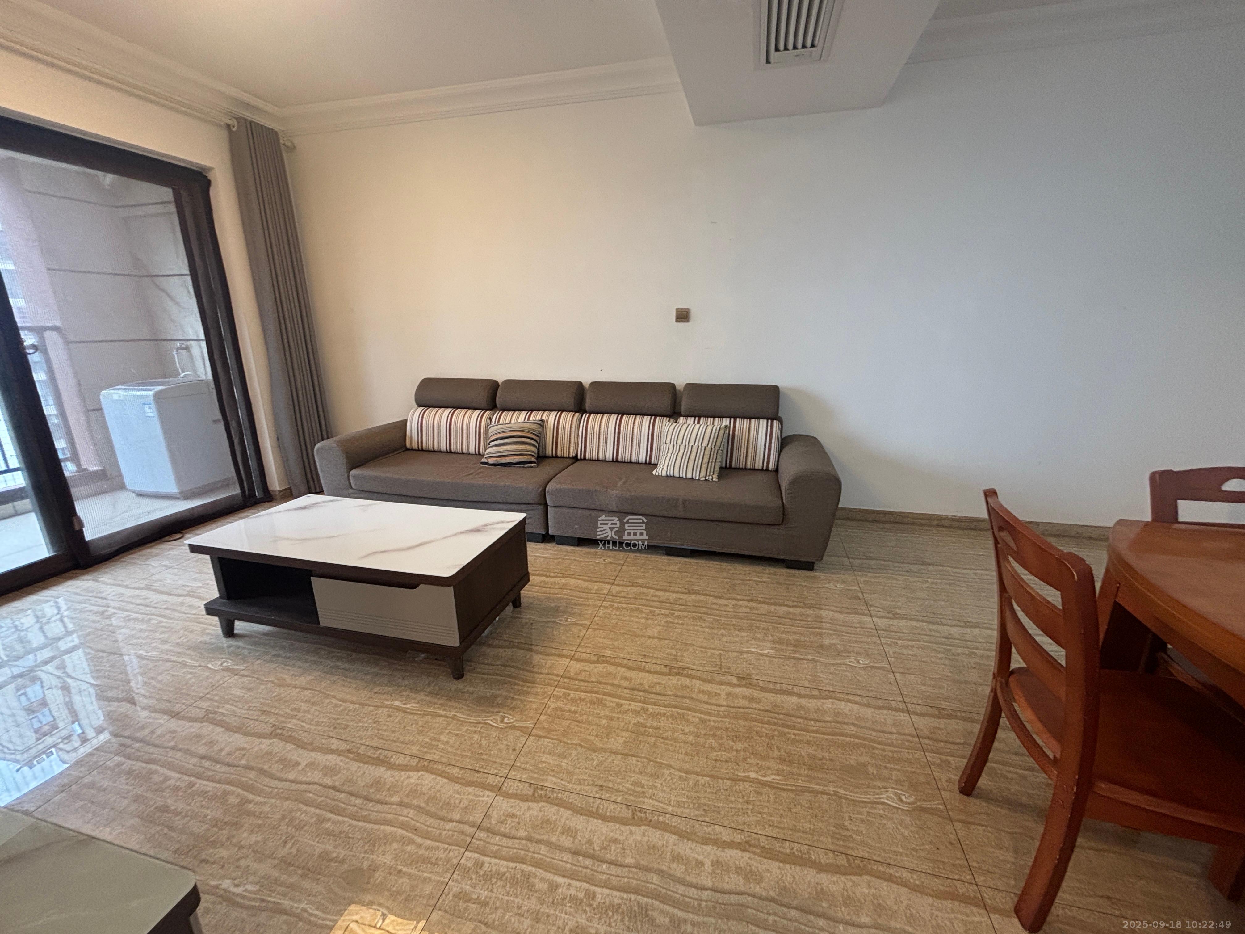 碧桂园星城首府  3室2厅1卫    2500.0元/月室内图