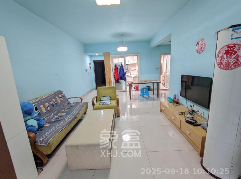 上河国际C区  3室1厅1卫    2500.0元/月
