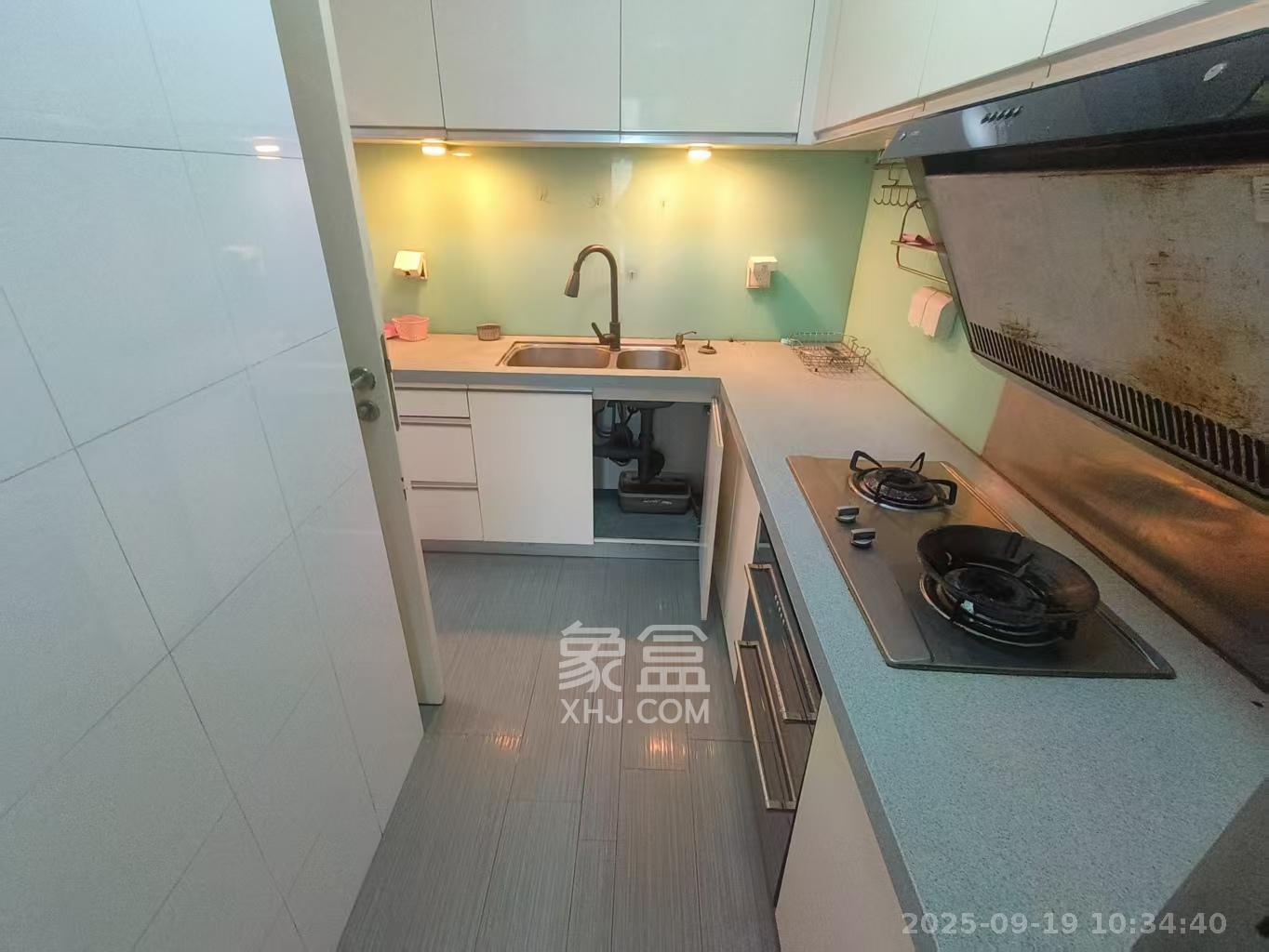 万国城(当代满庭春MOMA)一期 3室2厅2卫 2800.0元/月 万国城(当代满庭春MOMA)一期 3室2厅2卫 2800.0元/月室内图