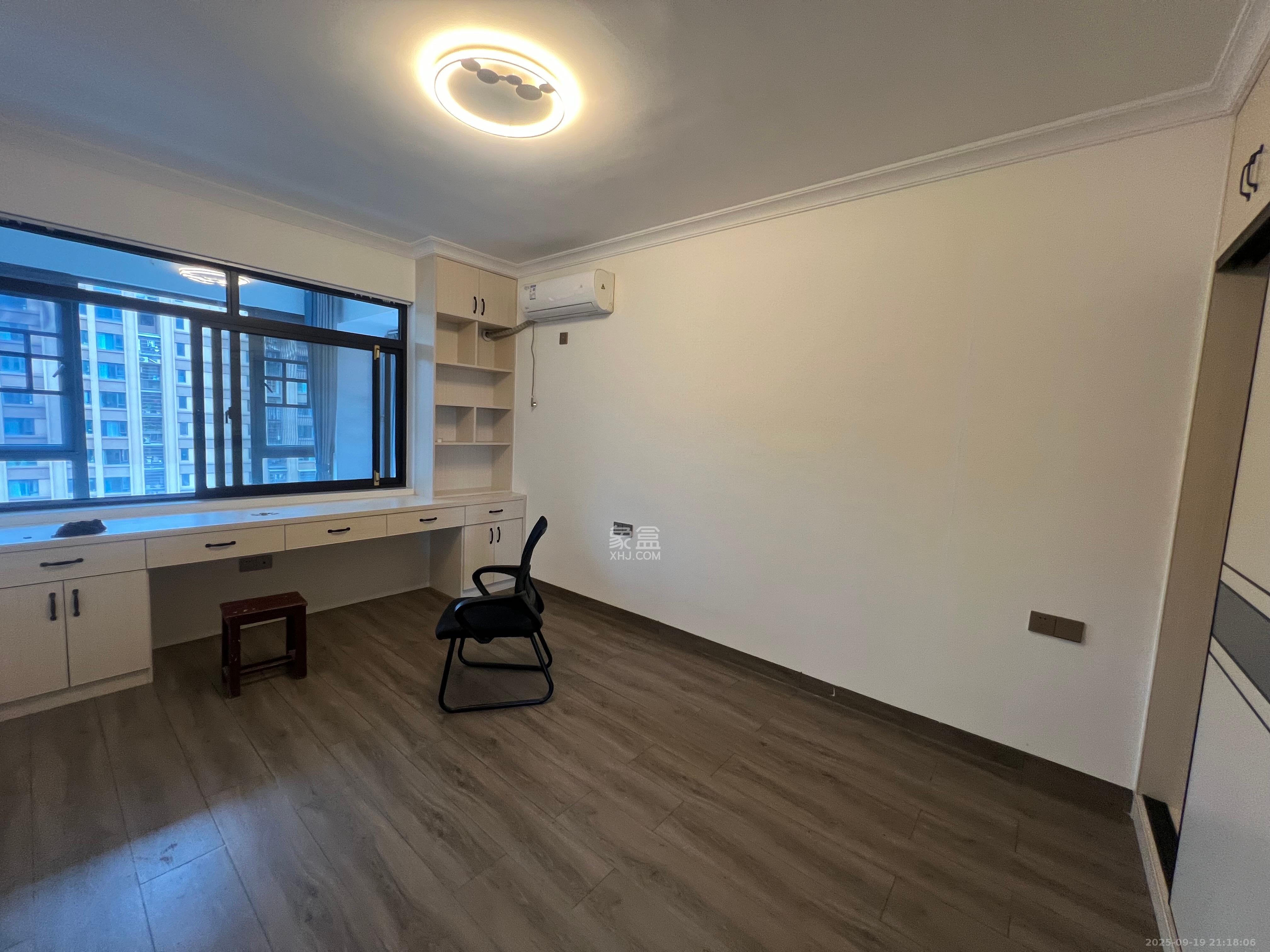 东合新苑  4室2厅2卫    4000.0元/月 东合新苑  4室2厅2卫    4000.0元/月室内图