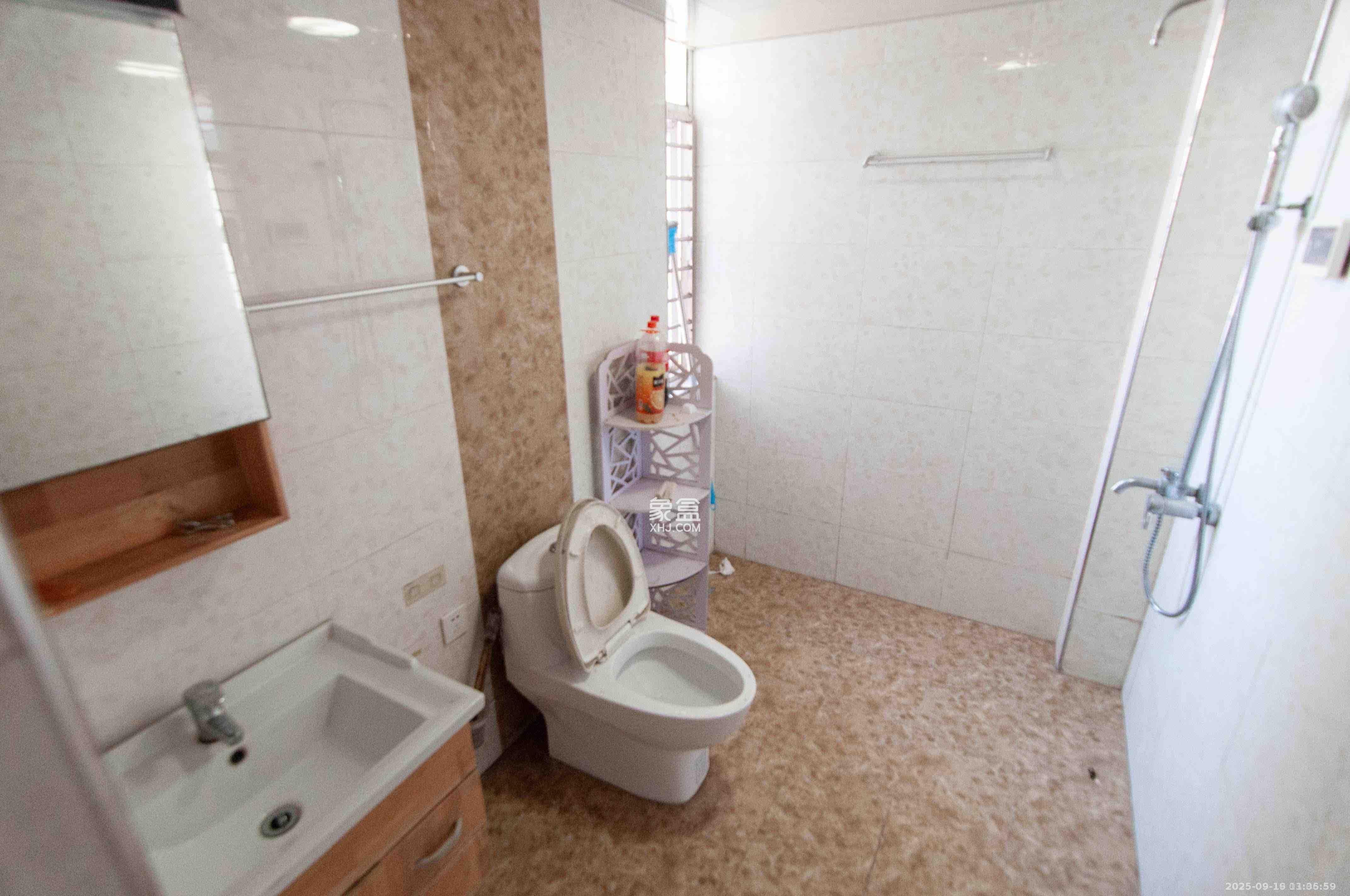 湘麓国际 3室2厅2卫 2600.0元/月 湘麓国际 3室2厅2卫 2600.0元/月室内图