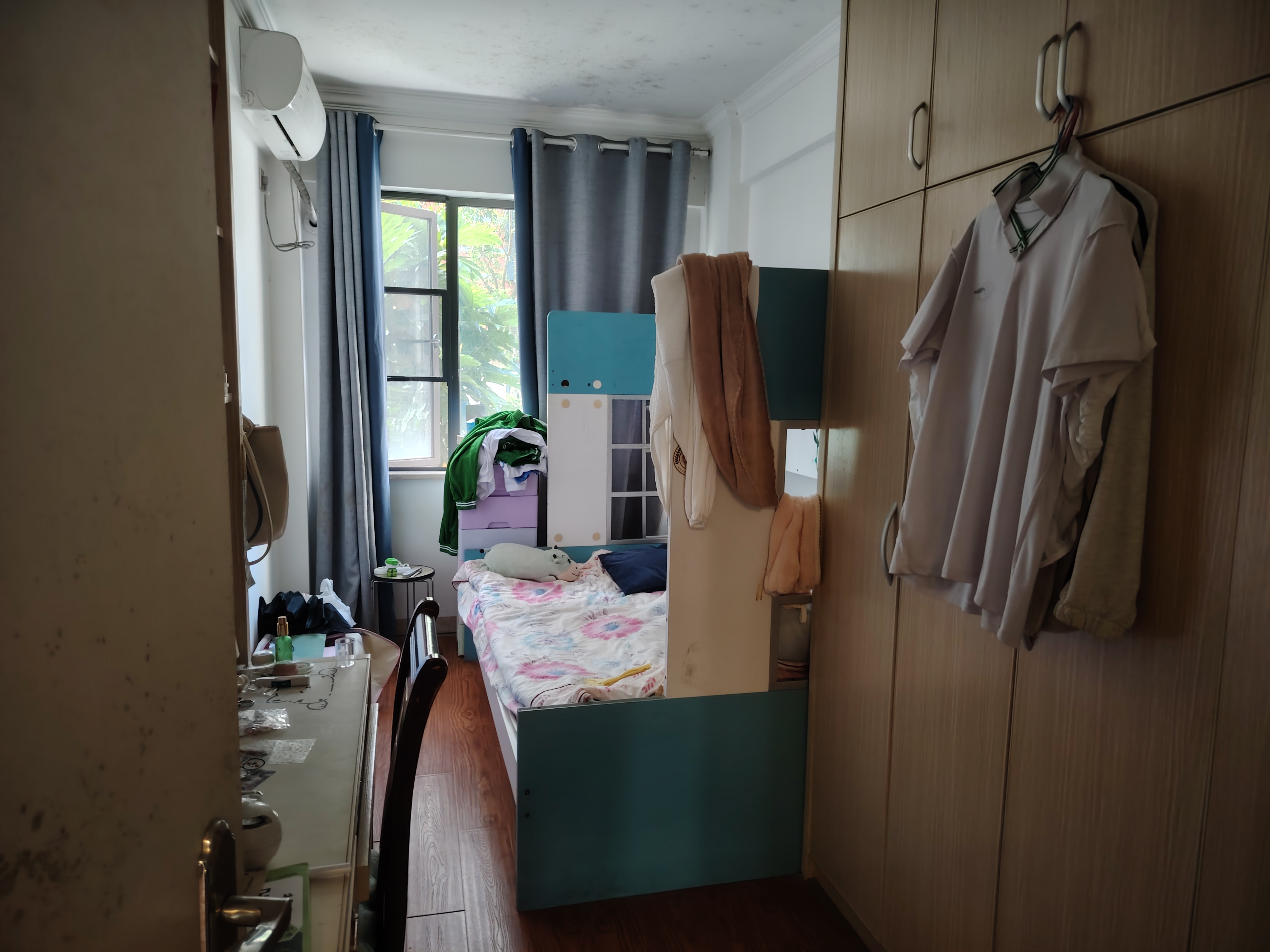 景山花园  3室2厅1卫   2300.00元/月室内图