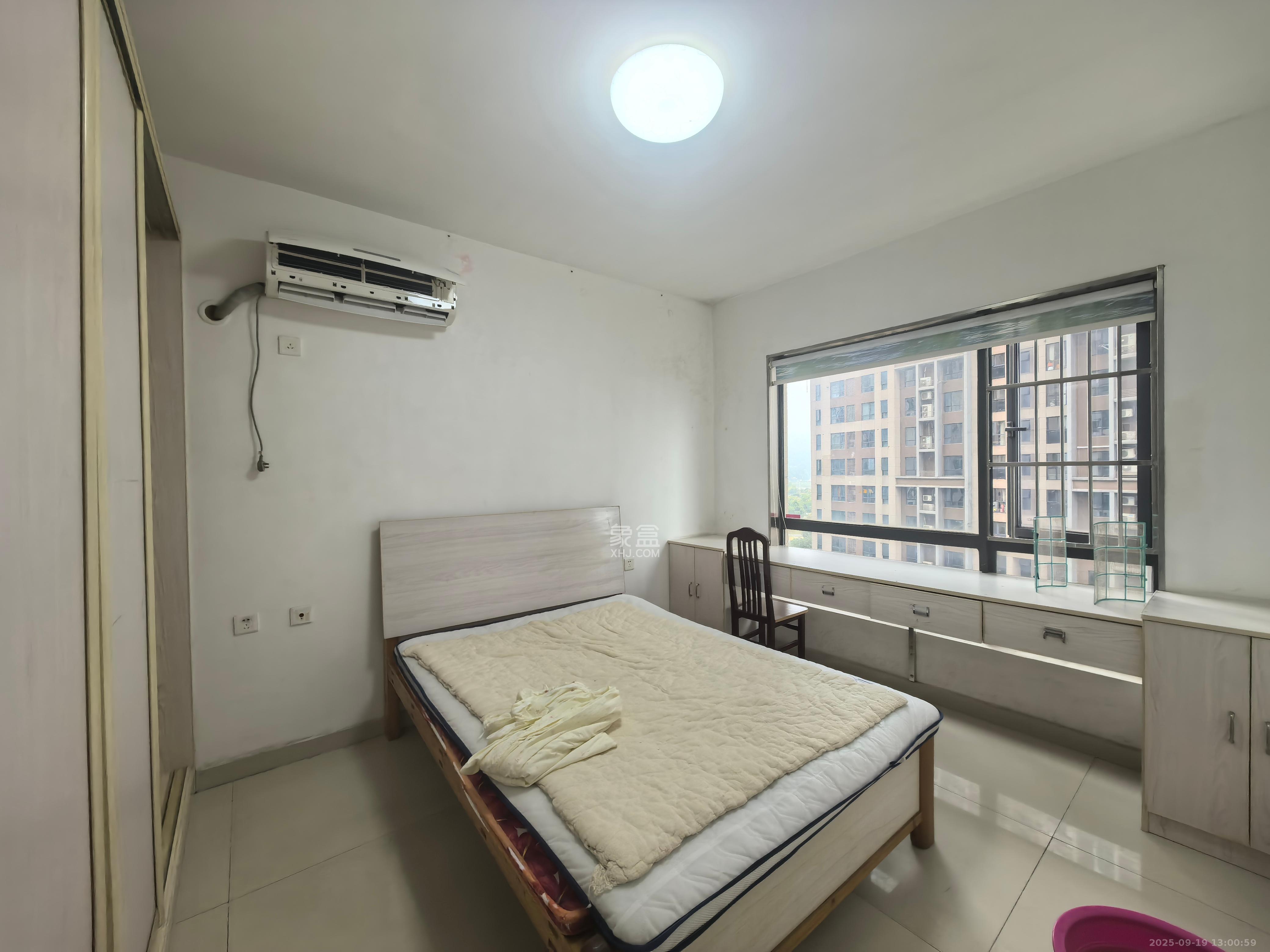 达美D6区 3室2厅1卫 2400.0元/月 达美D6区 3室2厅1卫 2400.0元/月室内图