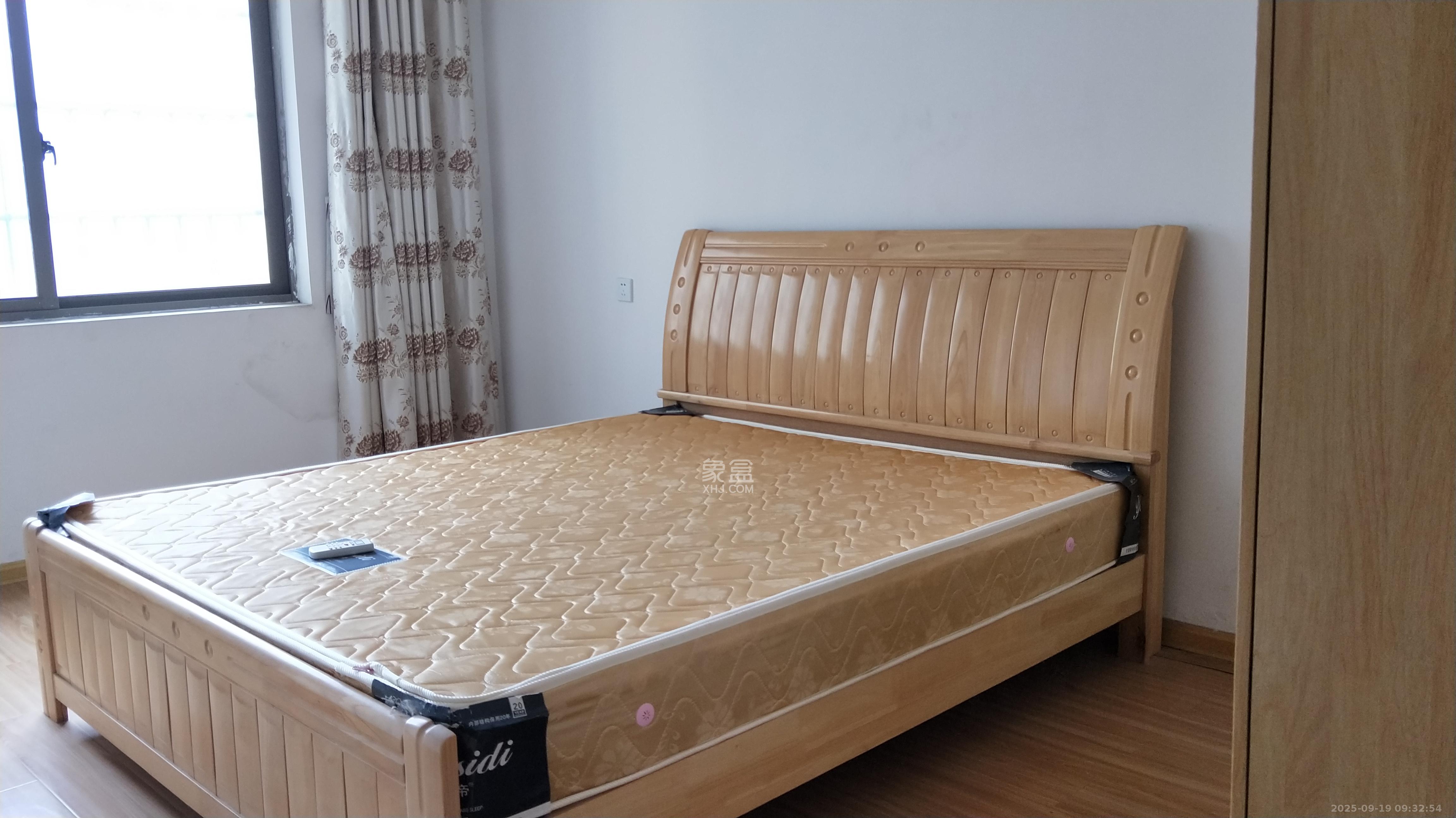 阳光晶城  2室2厅1卫    1900.0元/月室内图