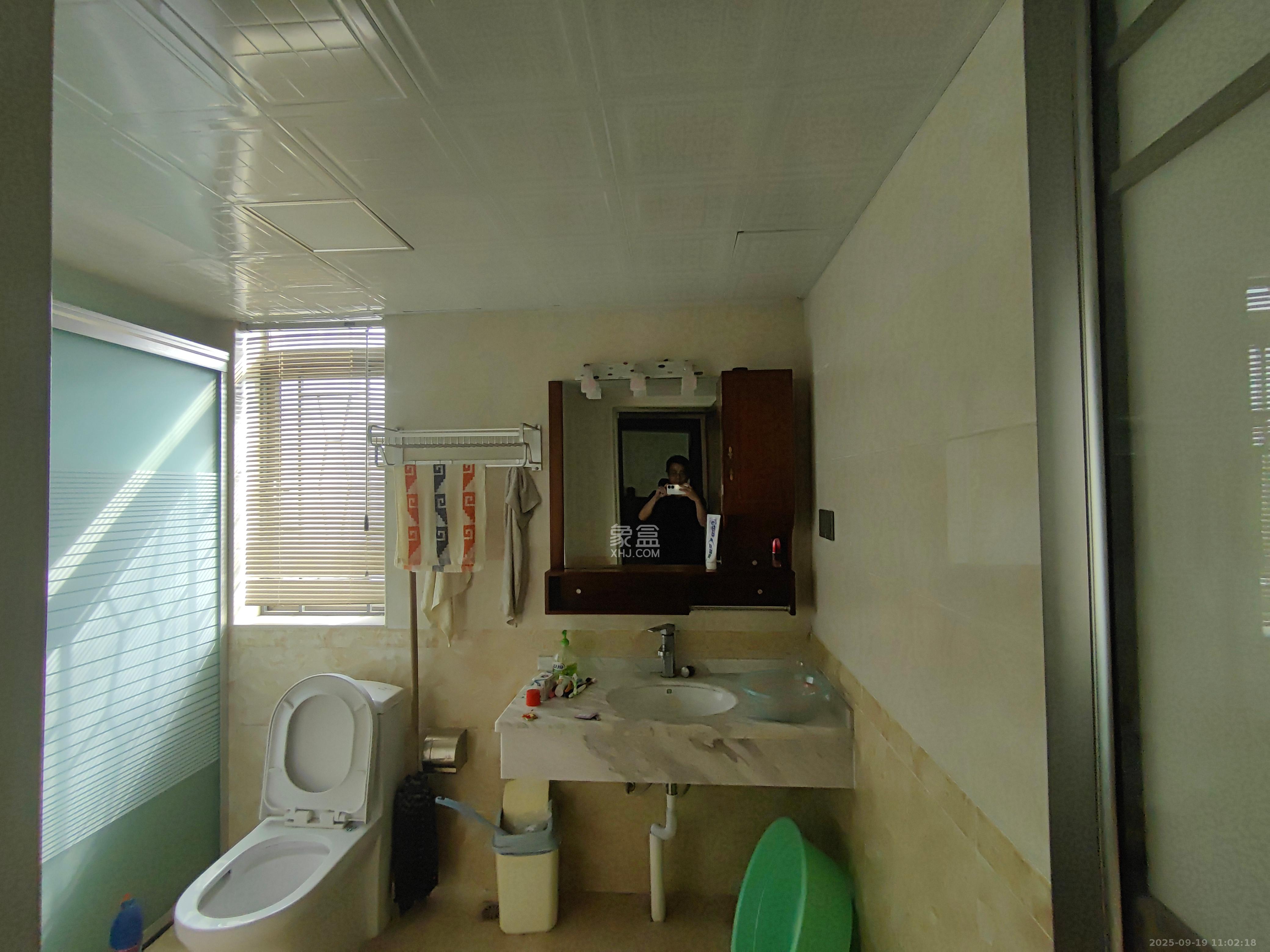 新城新世界一二三期 3室2厅1卫 2700.0元/月 新城新世界一二三期 3室2厅1卫 2700.0元/月室内图