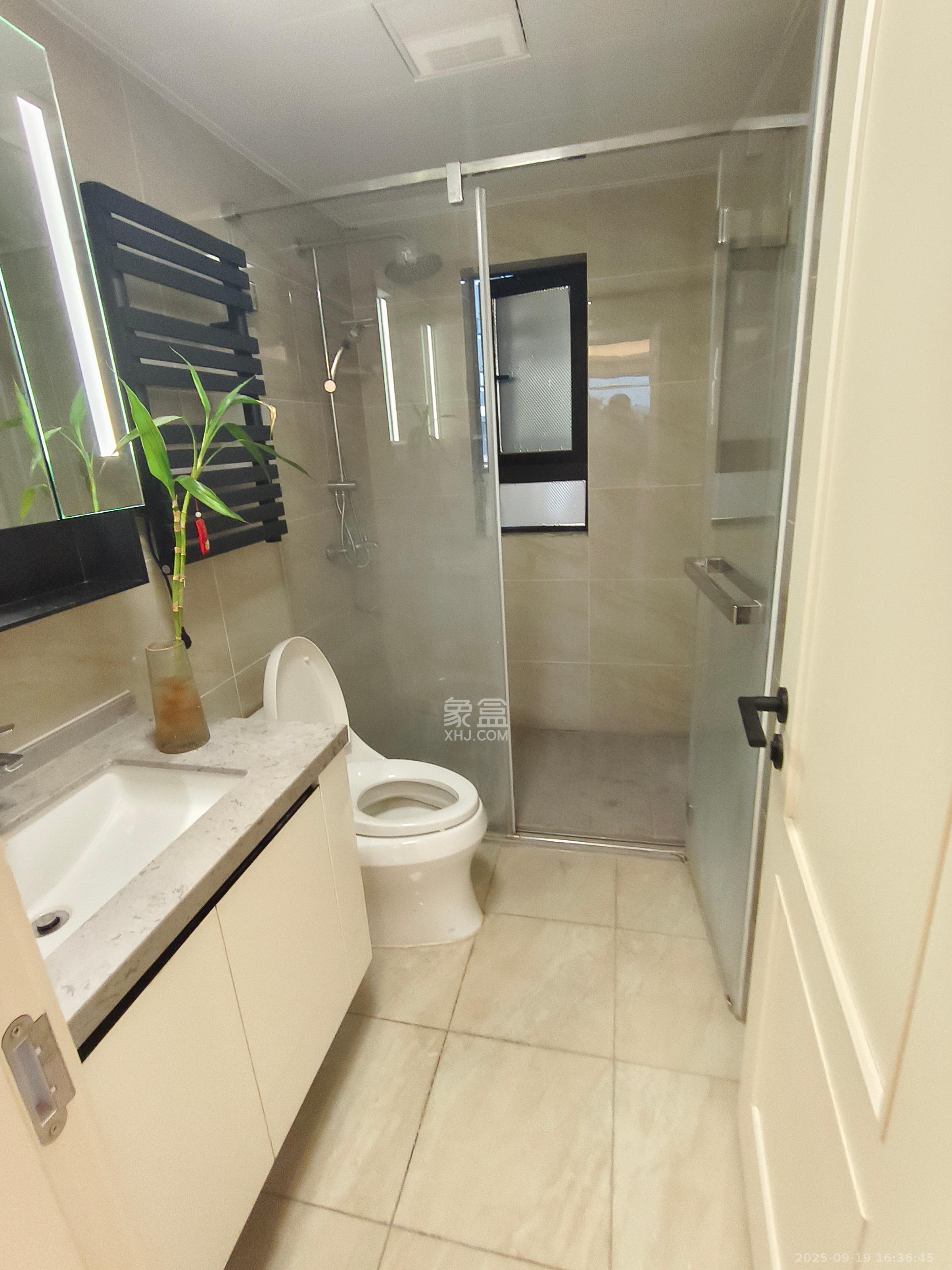 万科金色梦想B区 4室2厅2卫 3200.0元/月 万科金色梦想B区 4室2厅2卫 3200.0元/月室内图