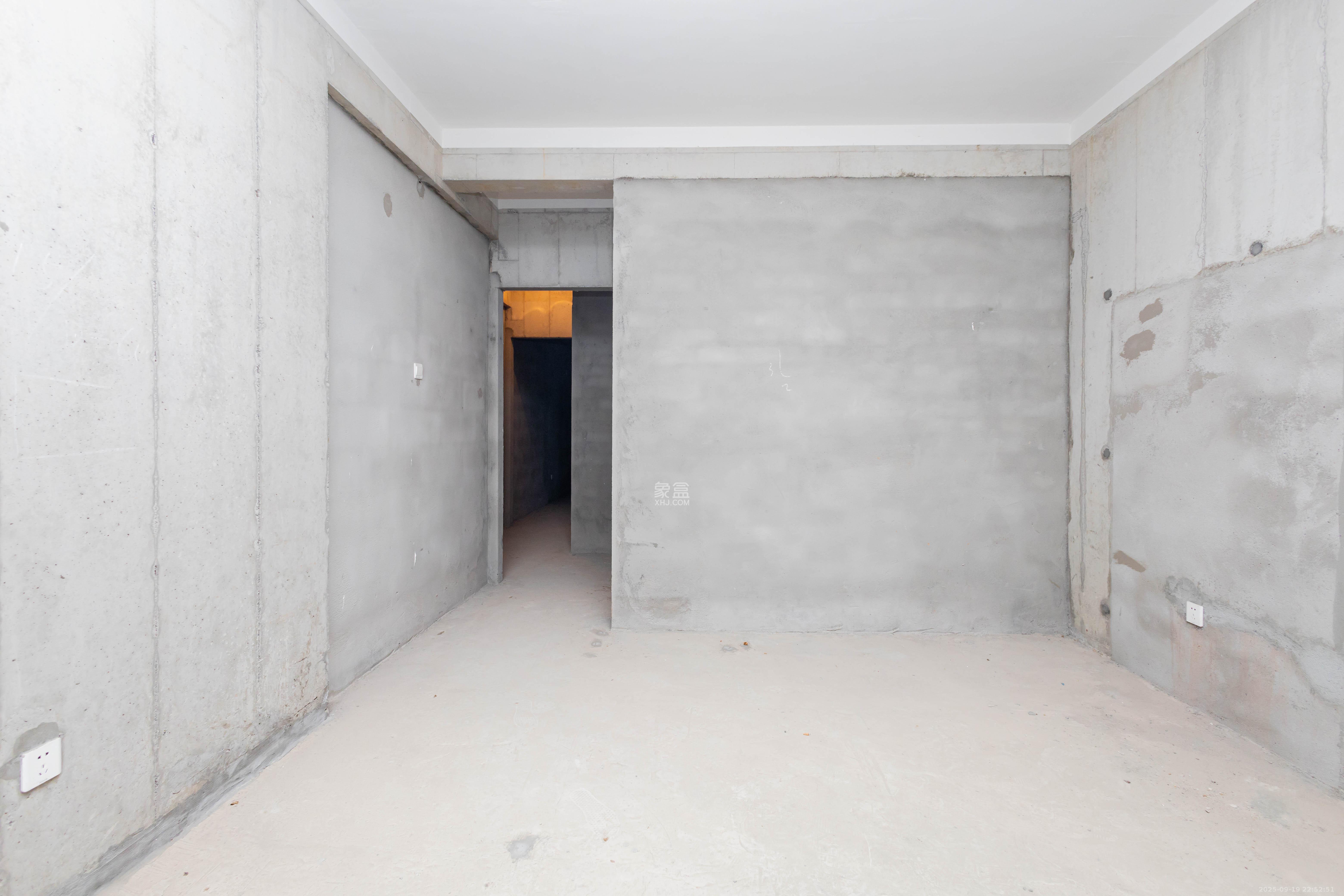 湘域芯城一期  3室2厅2卫    111.0万 湘域芯城一期  3室2厅2卫    111.0万卧室