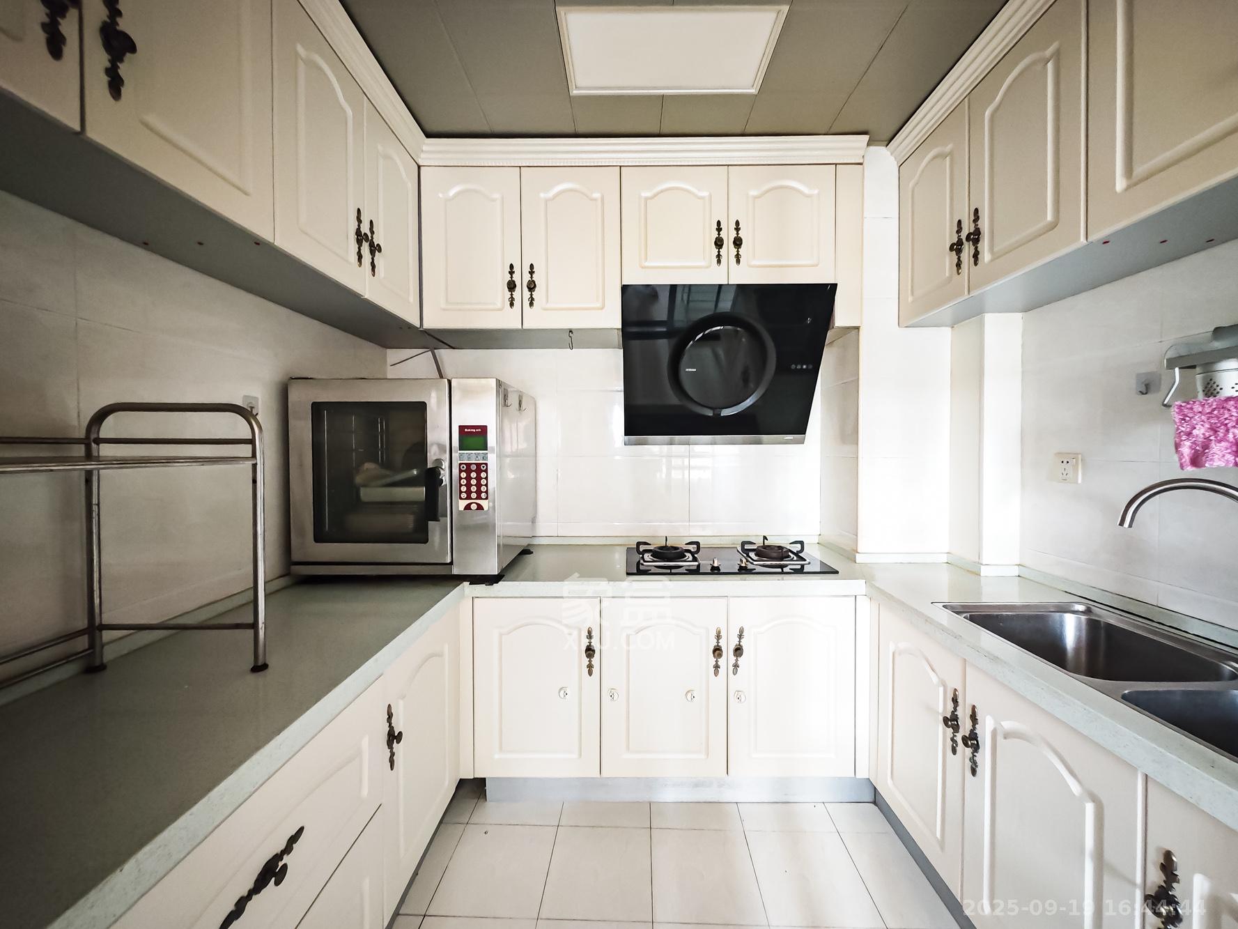 山语城二期  3室2厅1卫    69.8万厨房