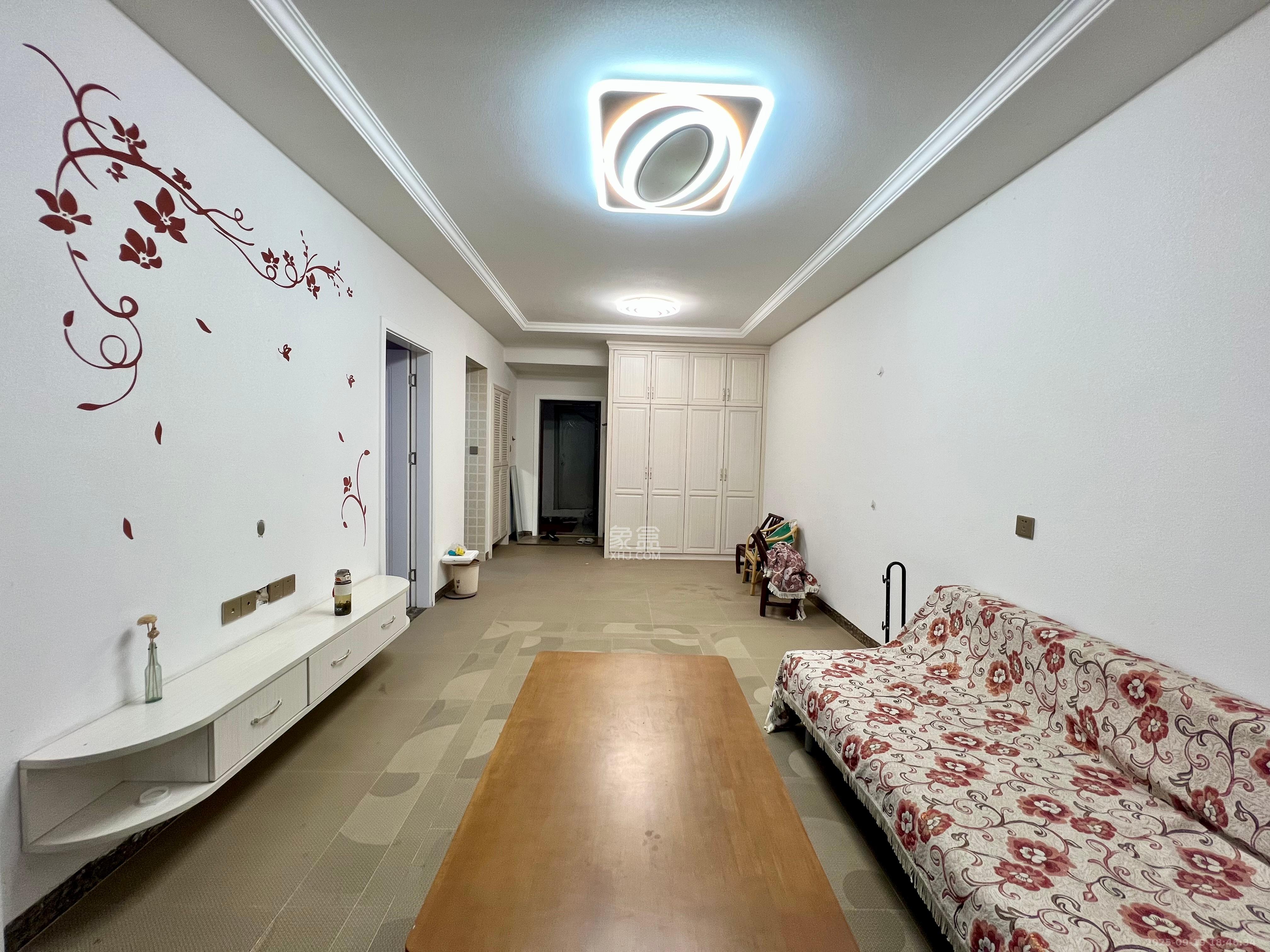 钱隆世家 2室2厅1卫 2000.0元/月 钱隆世家 2室2厅1卫 2000.0元/月室内图