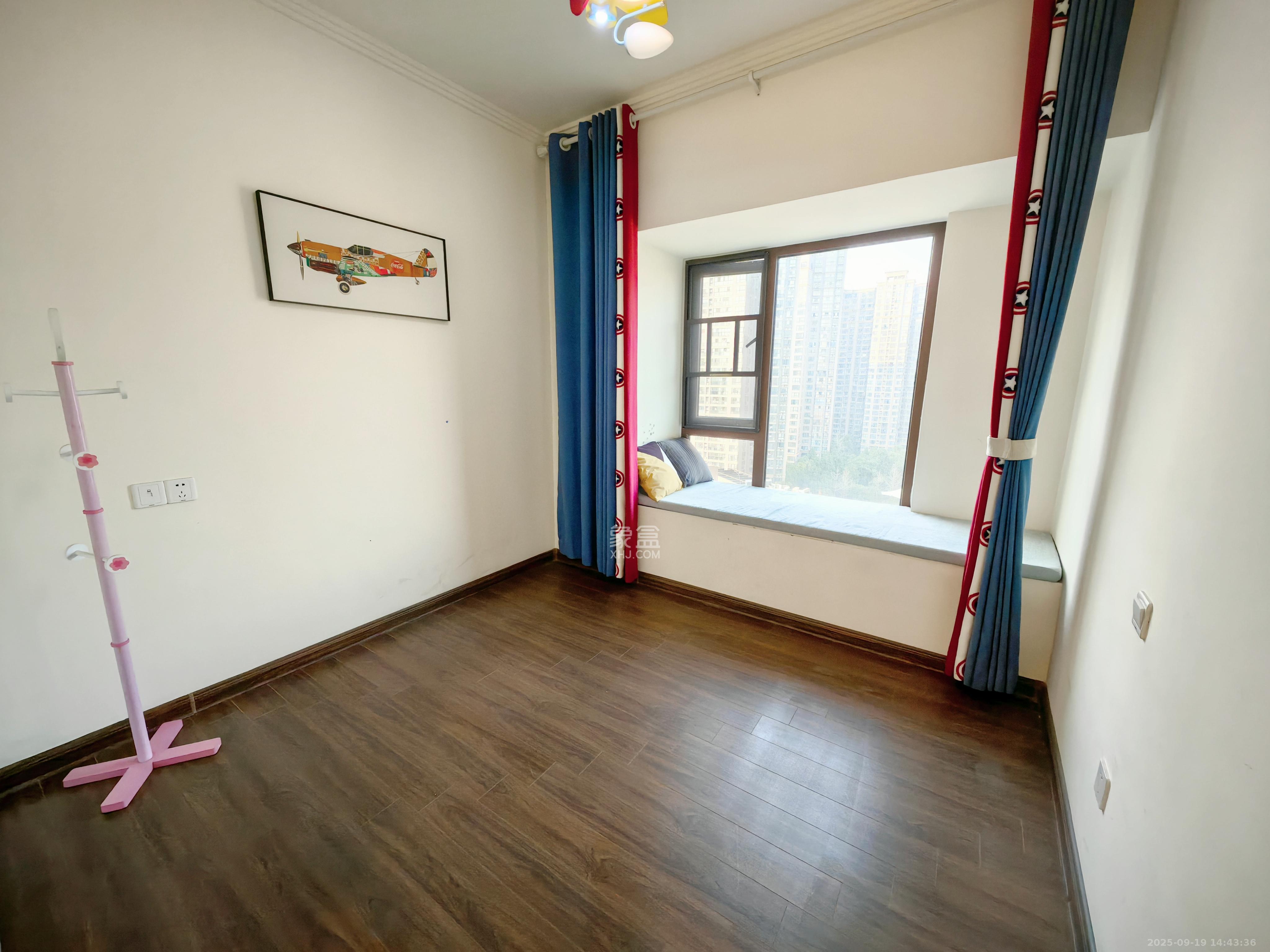 碧桂园中央花园 3室2厅2卫 3500.0元/月 碧桂园中央花园 3室2厅2卫 3500.0元/月户型图