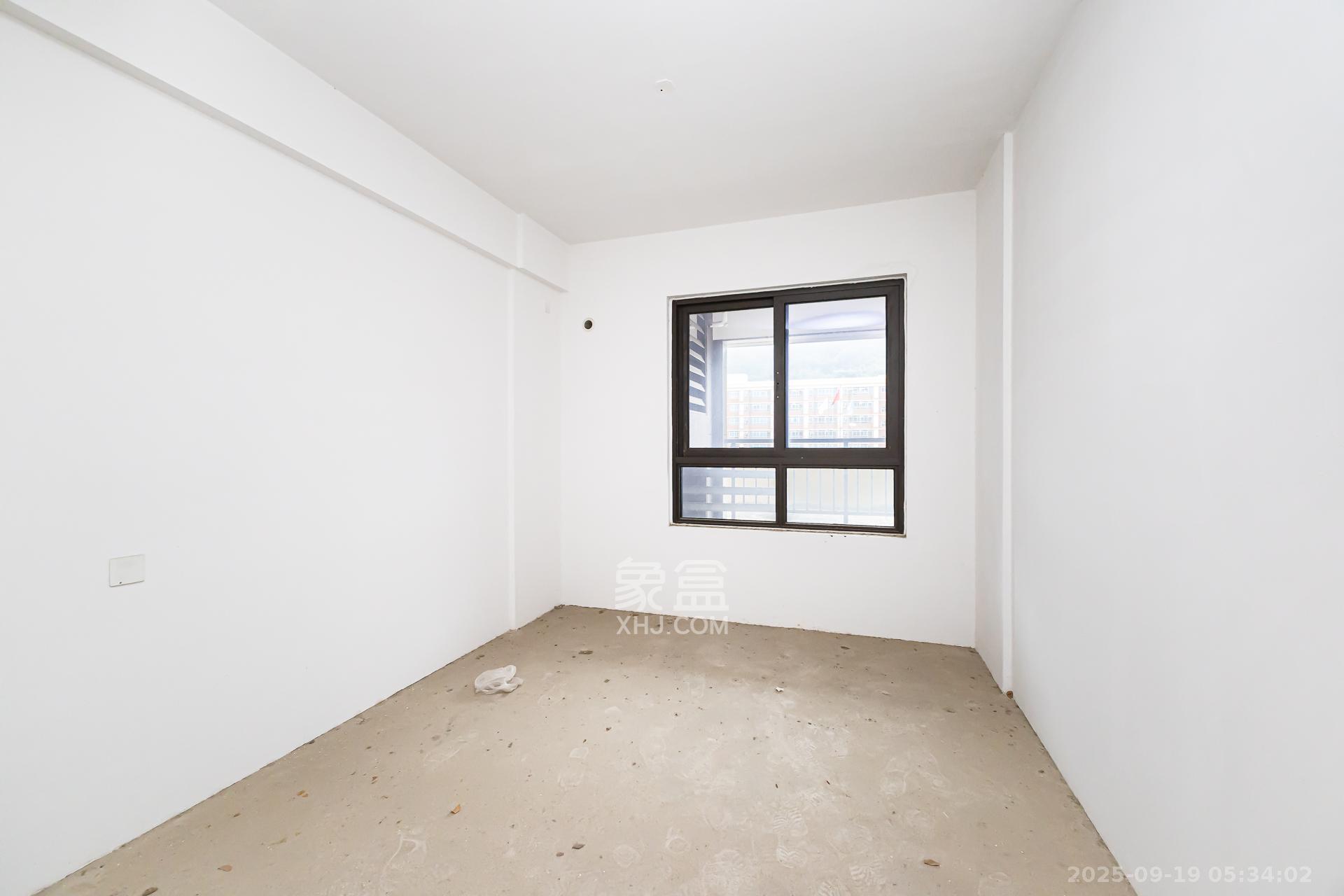 龙湖璟宸原著(龙湖紫宸) 3室2厅2卫 118.0万 龙湖璟宸原著(龙湖紫宸) 3室2厅2卫 118.0万卧室