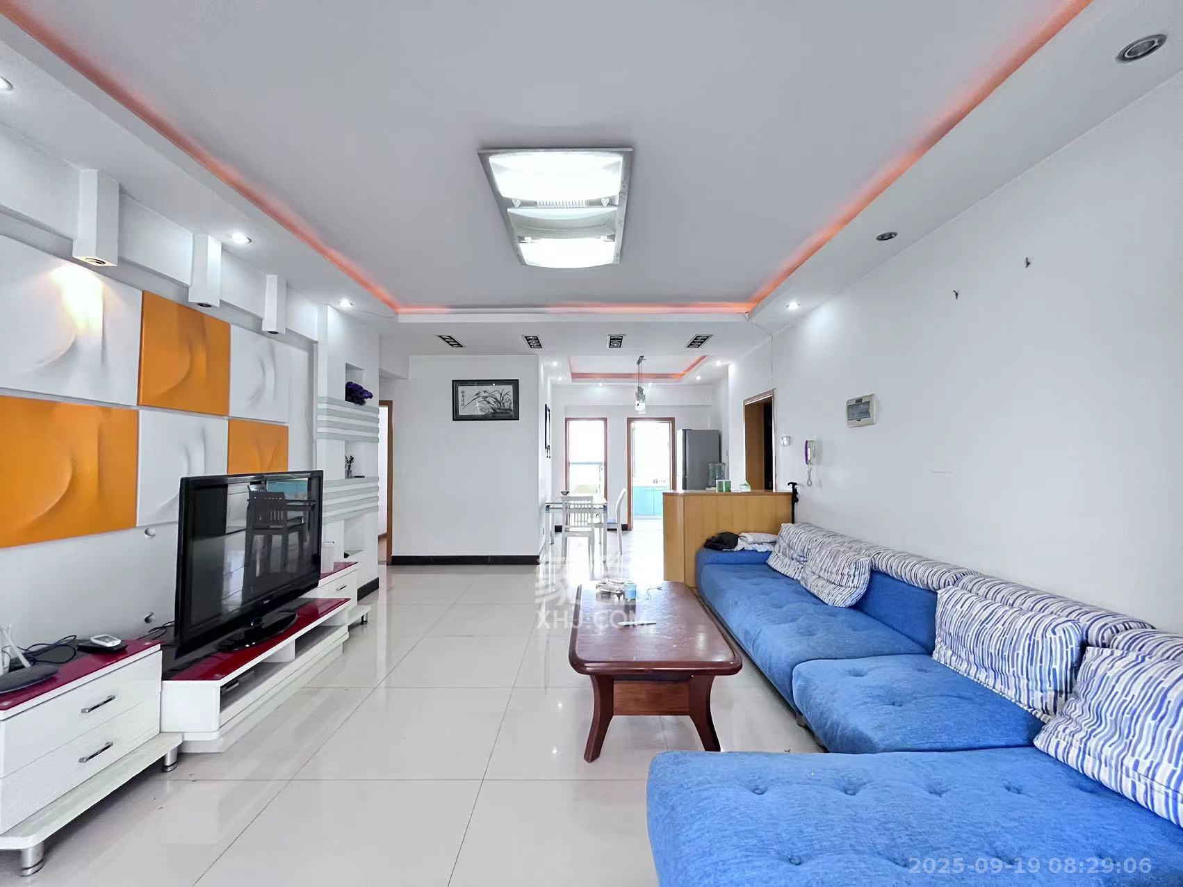 望兴景园一期 3室2厅2卫 2700.0元/月 望兴景园一期 3室2厅2卫 2700.0元/月室内图