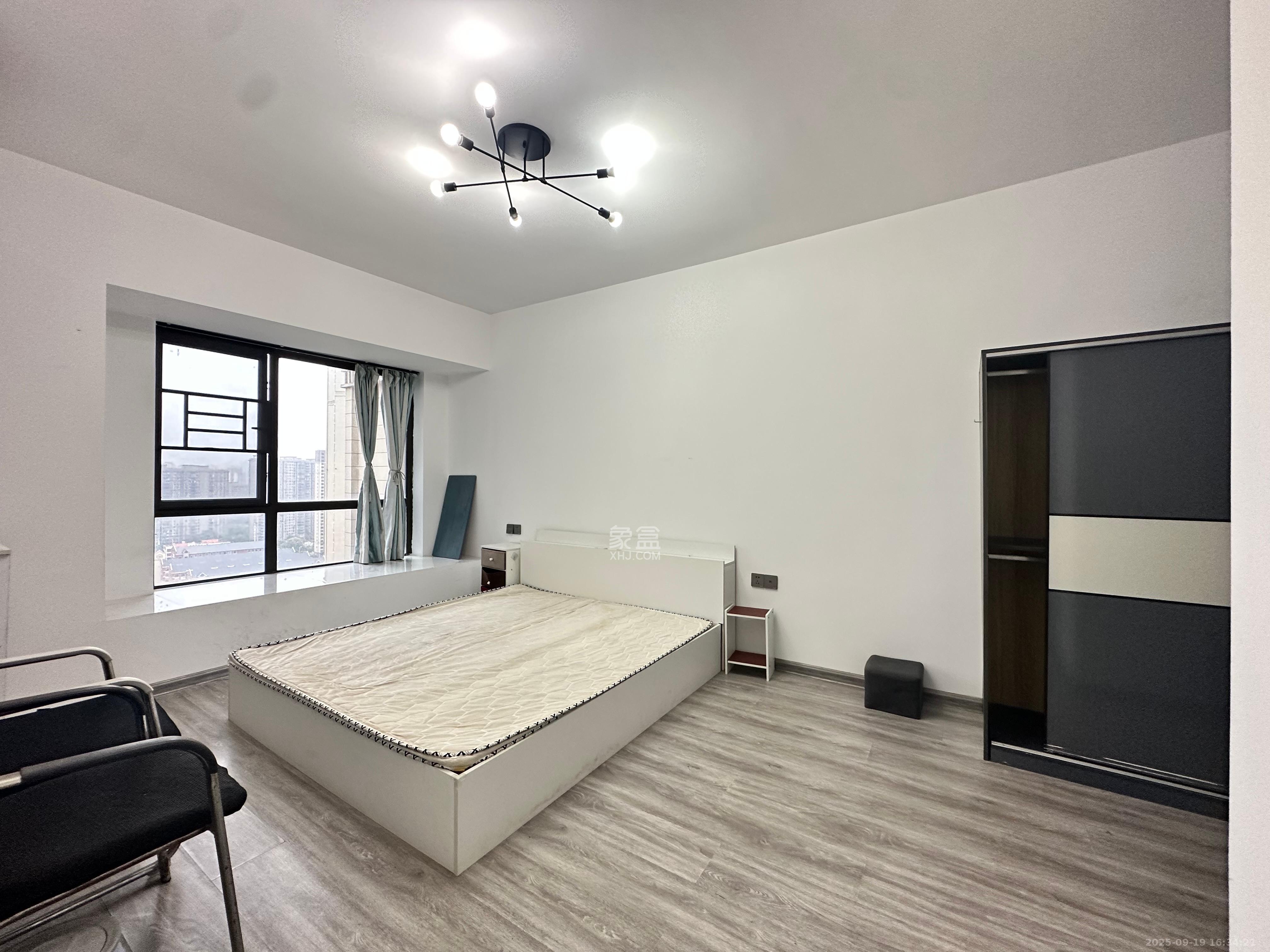 润和滨江府 4室2厅2卫 2400.0元/月 润和滨江府 4室2厅2卫 2400.0元/月室内图