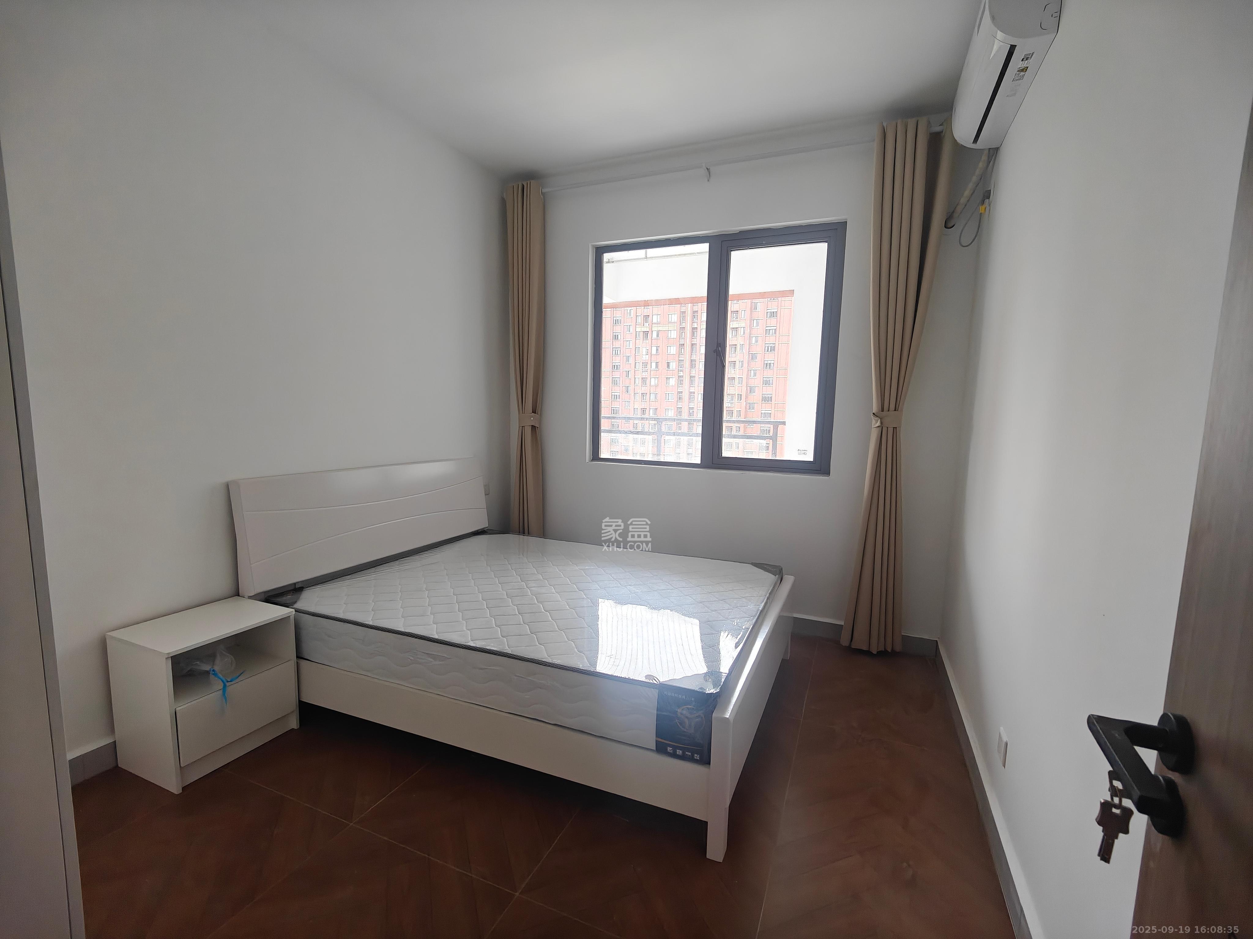 金色溪泉湾  3室2厅2卫    2800.0元/月室内图